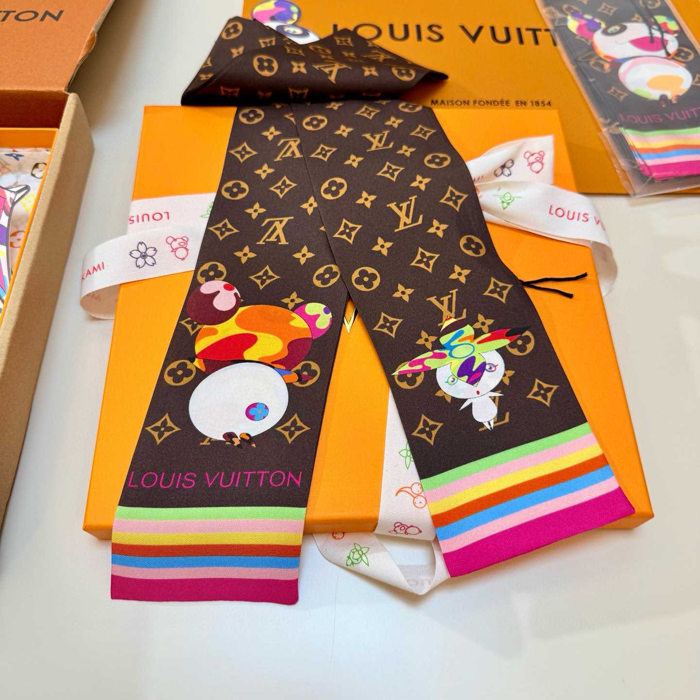 Louis Vuitton LV x TM Superflat Character Bandeau   M96083 - EUR FASHION