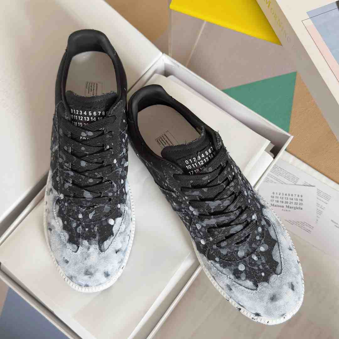 Maison Margiela Replica 'Paint Splatter - Black' - EUR FASHION