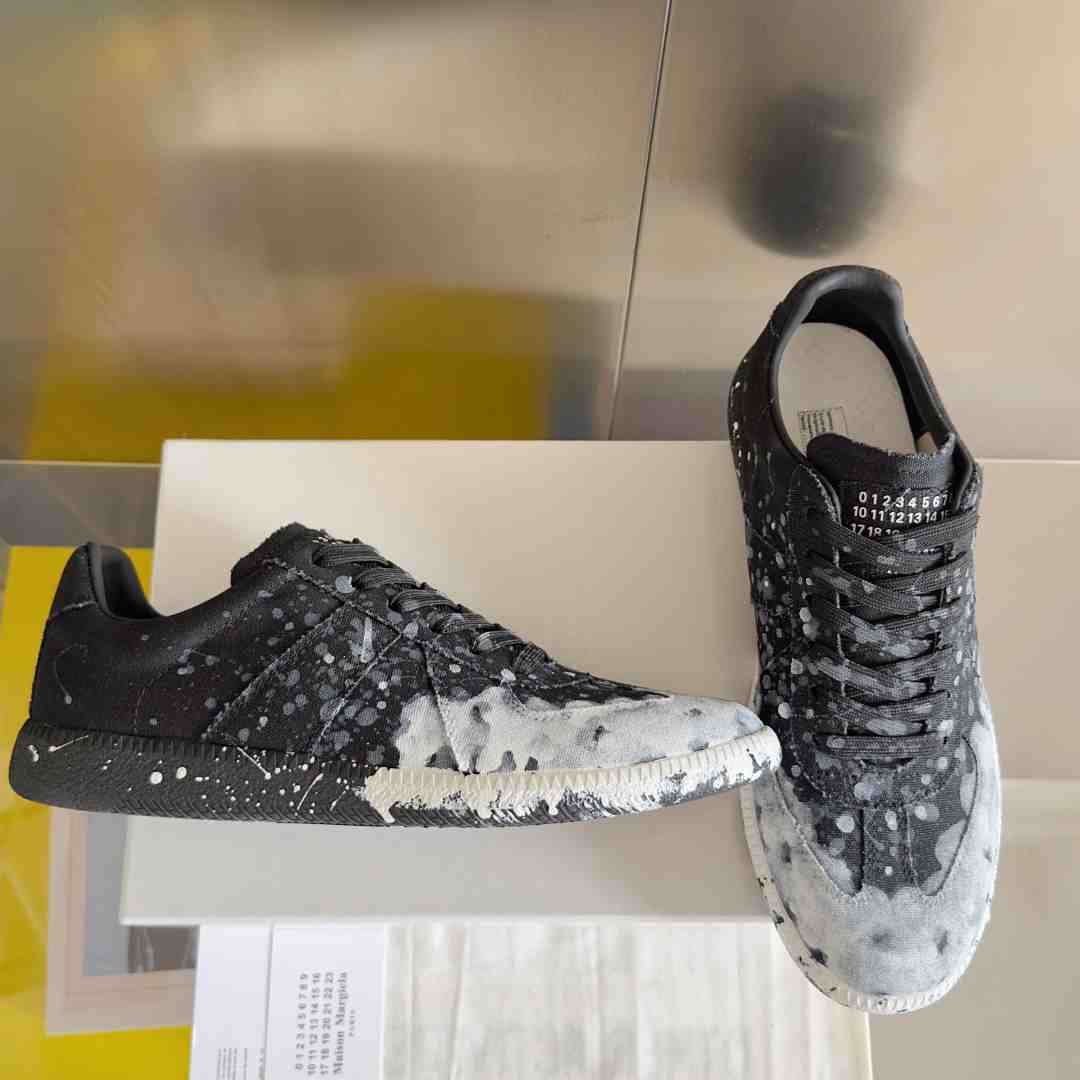 Maison Margiela Replica 'Paint Splatter - Black' - EUR FASHION