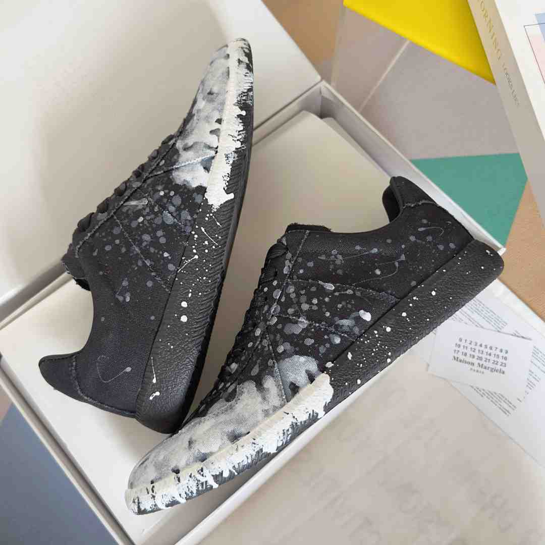 Maison Margiela Replica 'Paint Splatter - Black' - EUR FASHION
