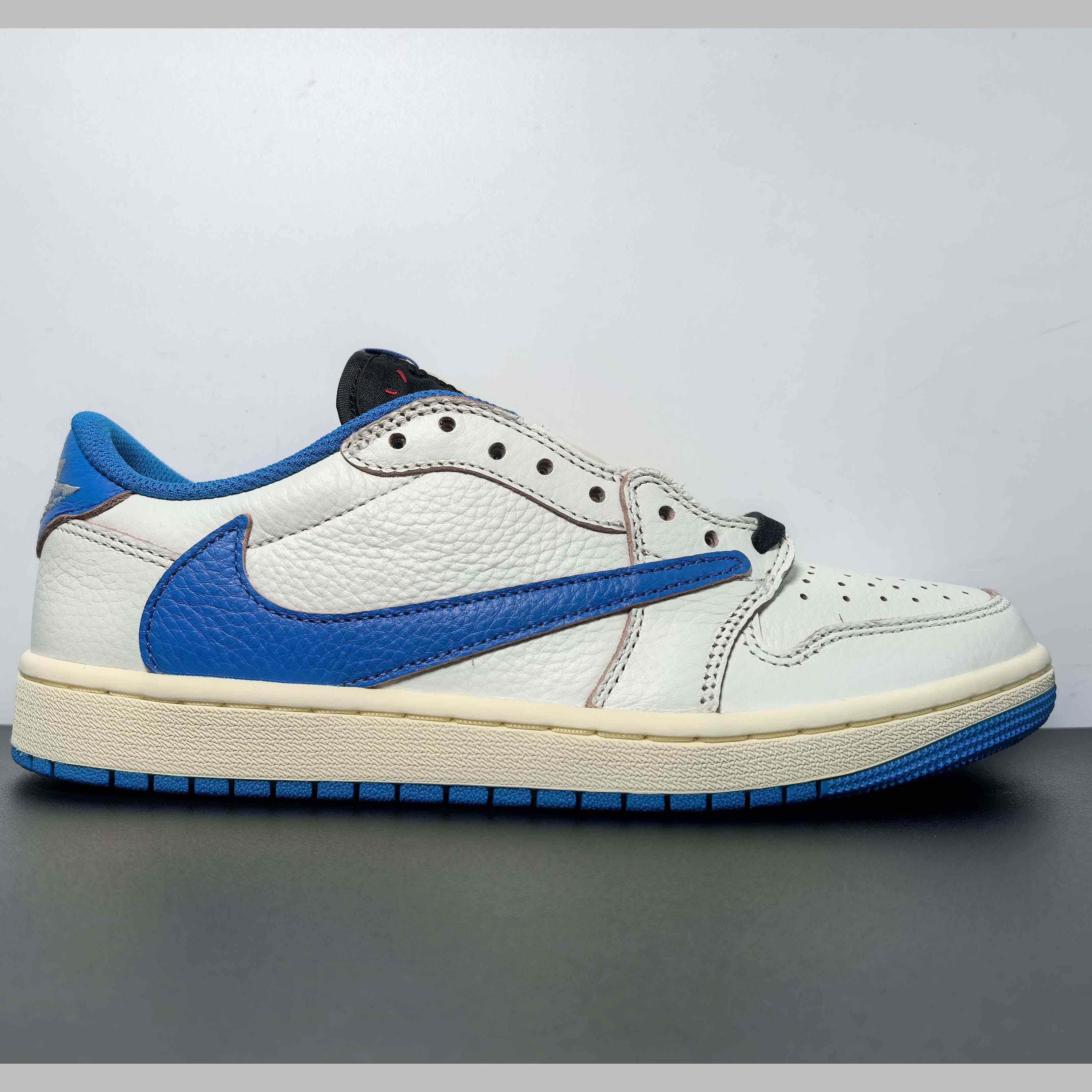 ​Travis Scott x Fragment x Air Jordan 1 Low OG Sneaker    DM7866-104 - EUR FASHION