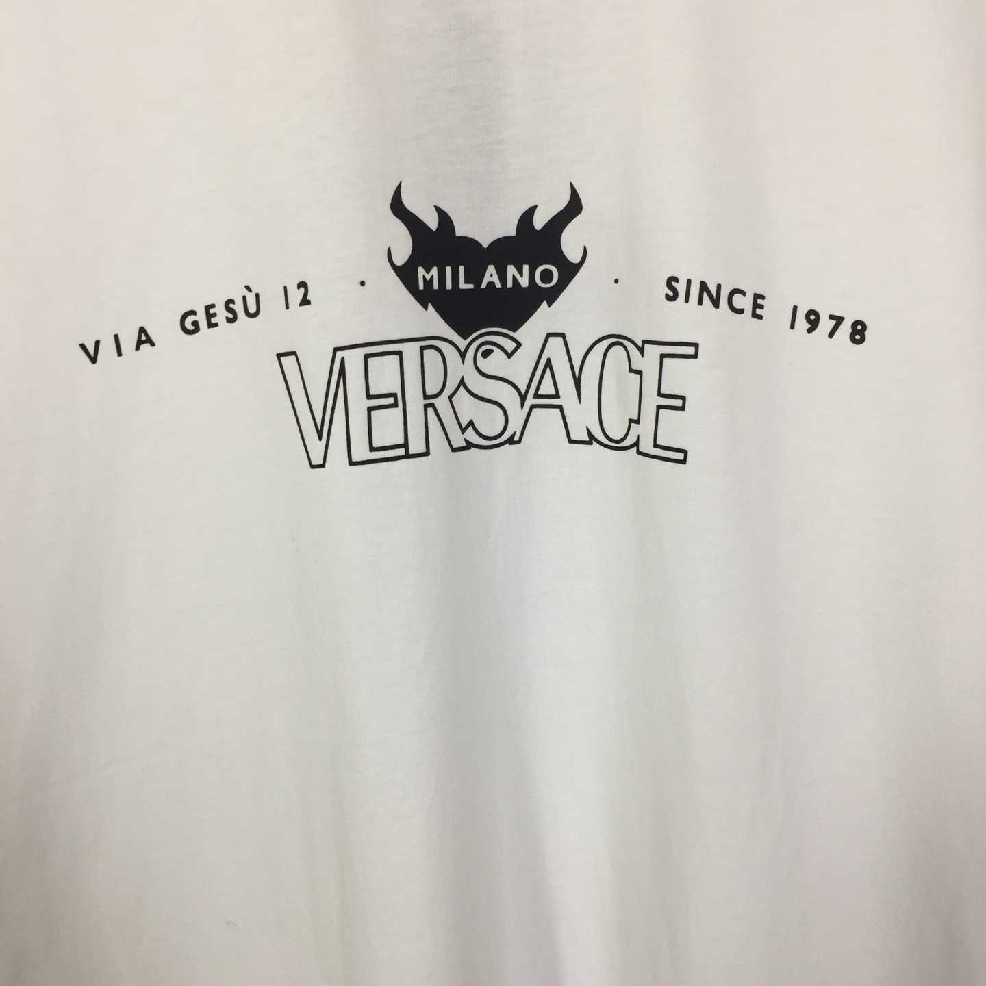 Versace Logo T-shirt - EUR FASHION