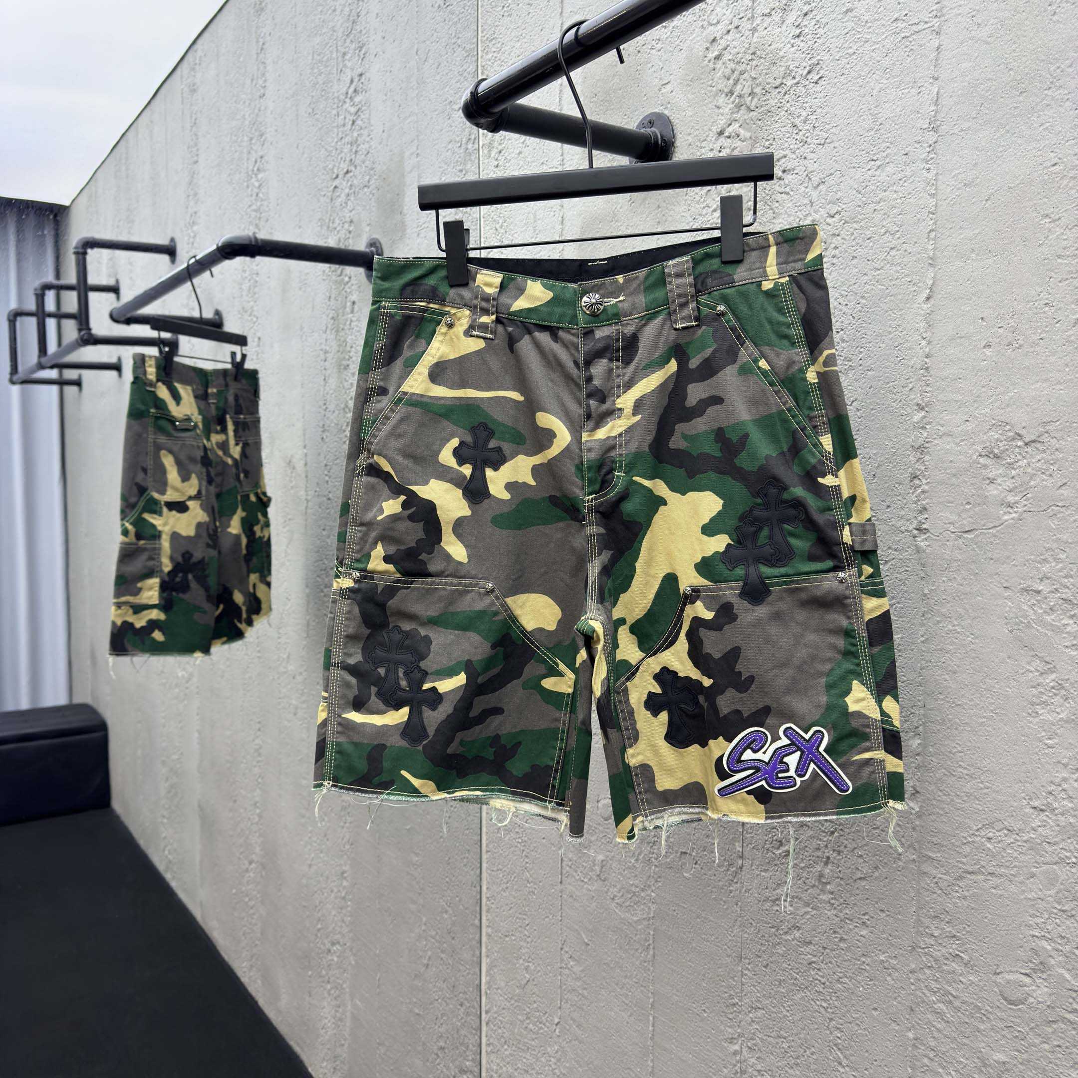 Chrome Hearts Matty Boy Sex Records Camo Carpenter Shorts - EUR FASHION