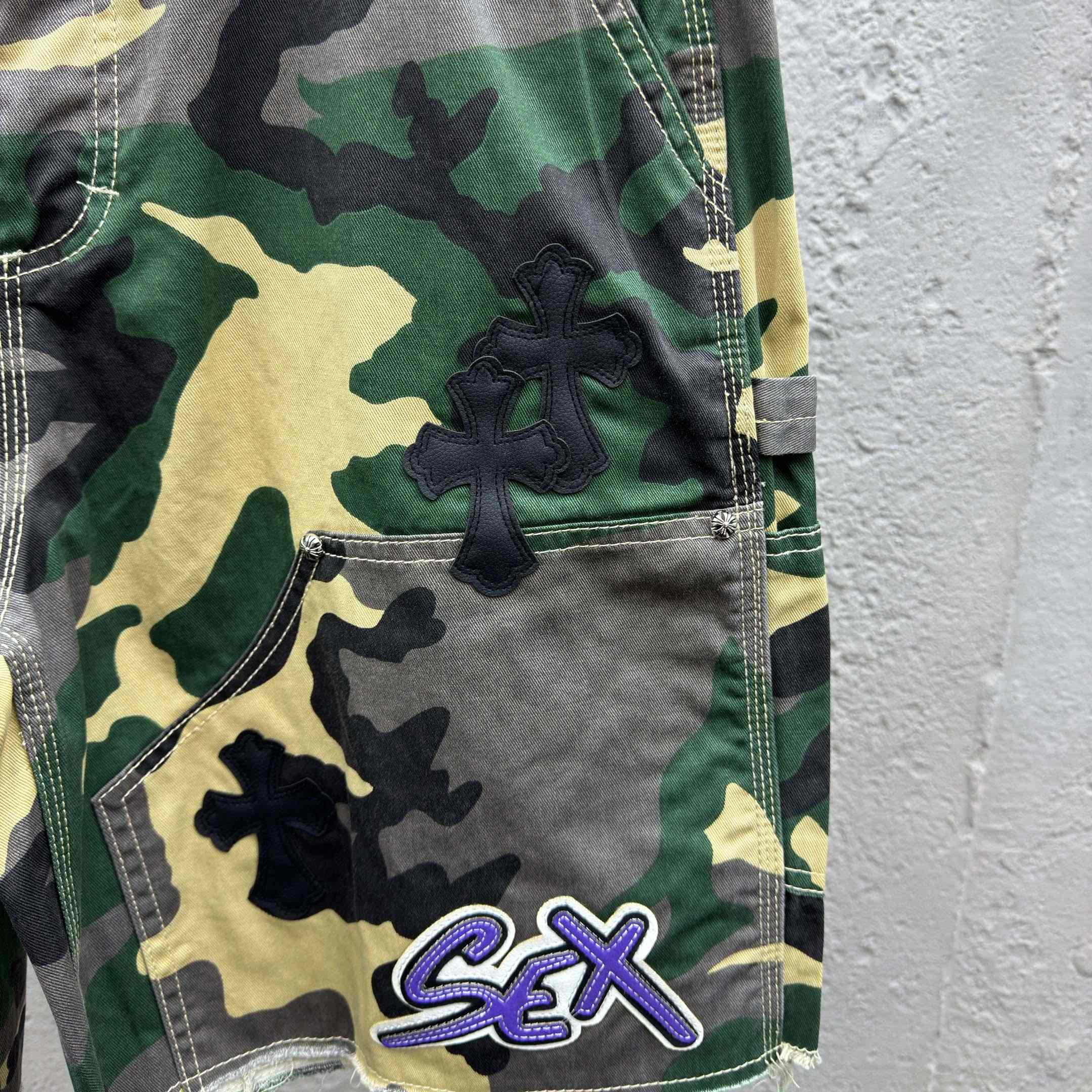 Chrome Hearts Matty Boy Sex Records Camo Carpenter Shorts - EUR FASHION