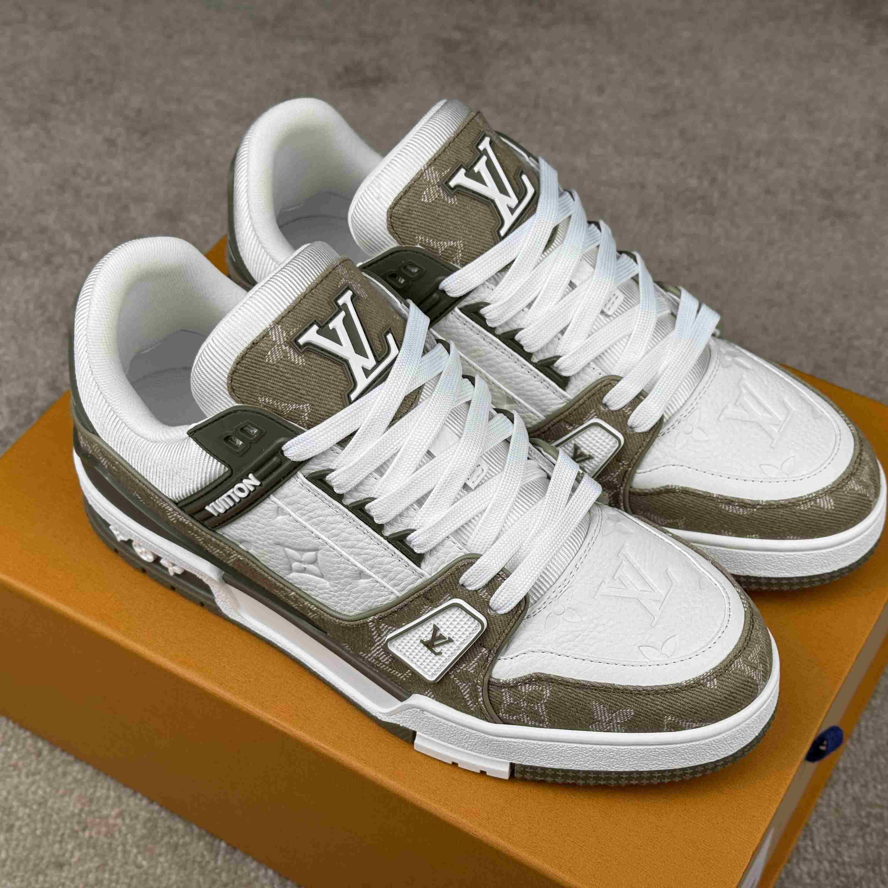 Louis Vuitton LV Trainer Sneaker   1AILAR - EUR FASHION