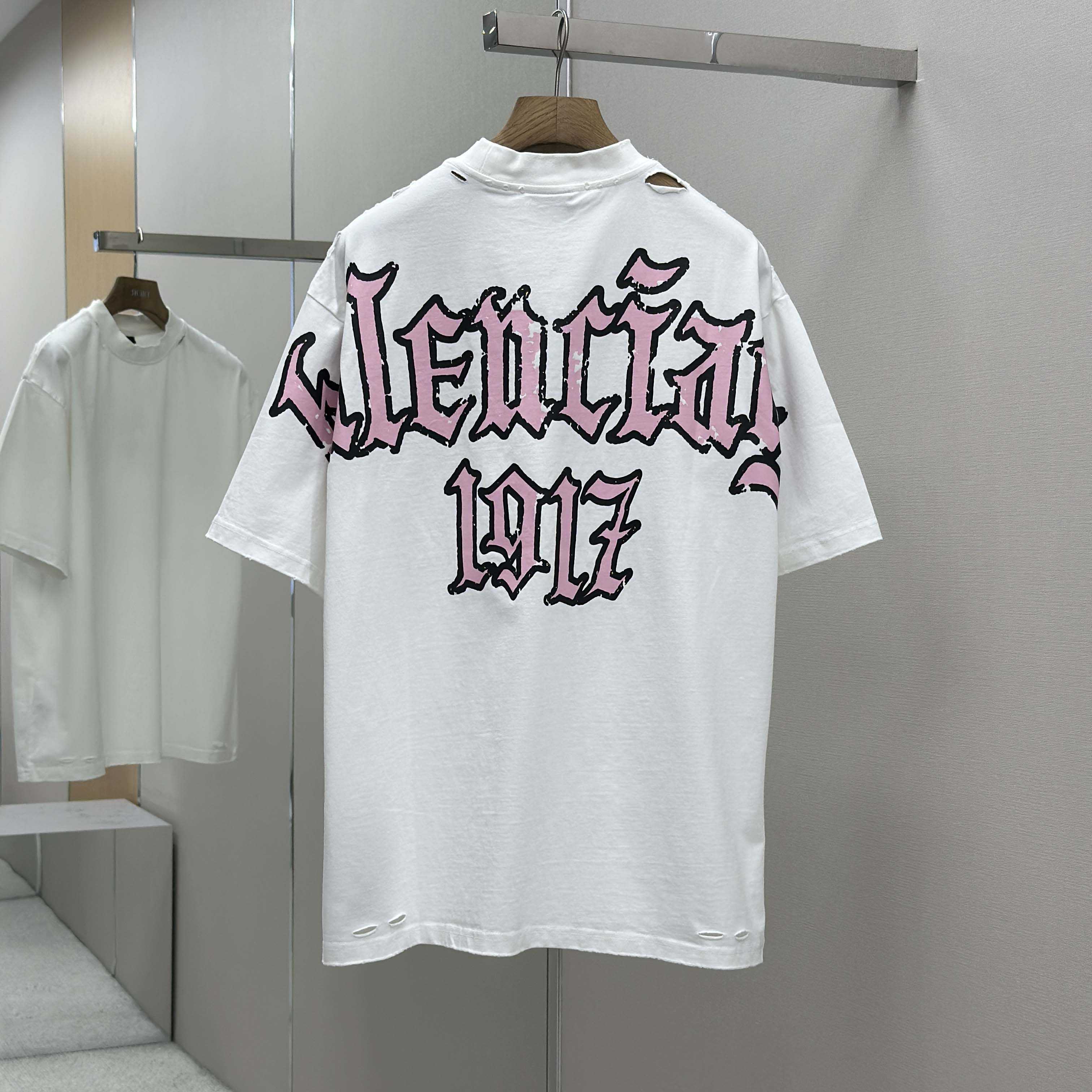 Balenciaga Blackletter Script Oversized T Shirt - EUR FASHION