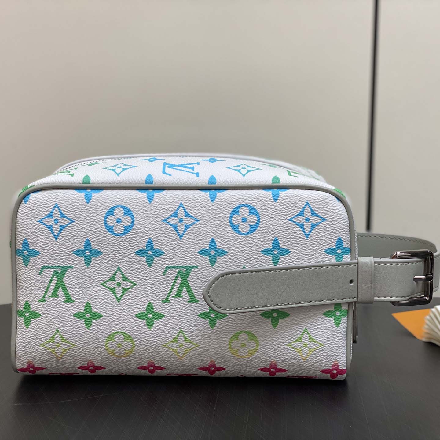 Louis Vuitton Dopp Kit   (23×13×12cm)  M14034 - EUR FASHION