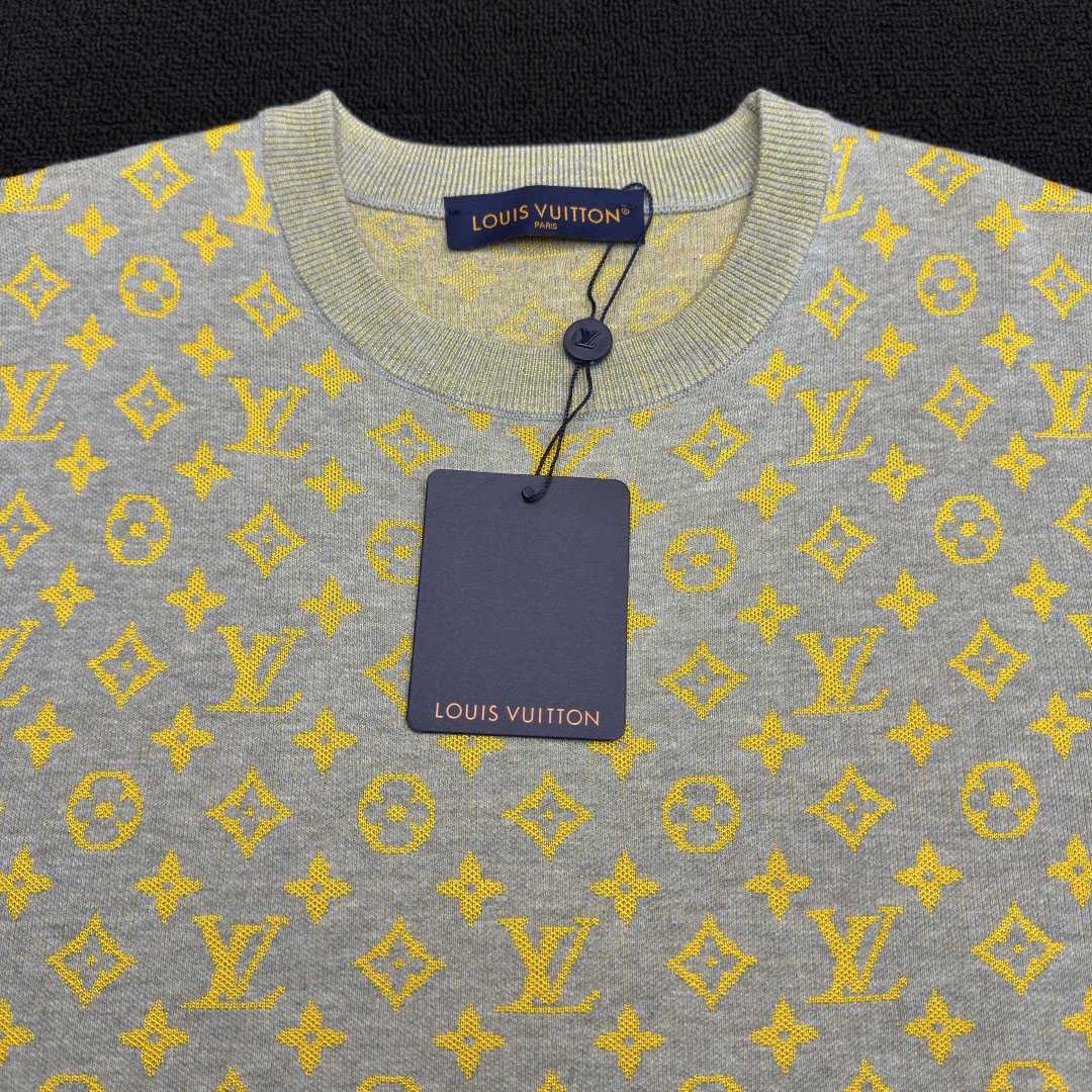 Louis Vuitton Monogram Short-Sleeved Crewneck   1AHVPD - EUR FASHION