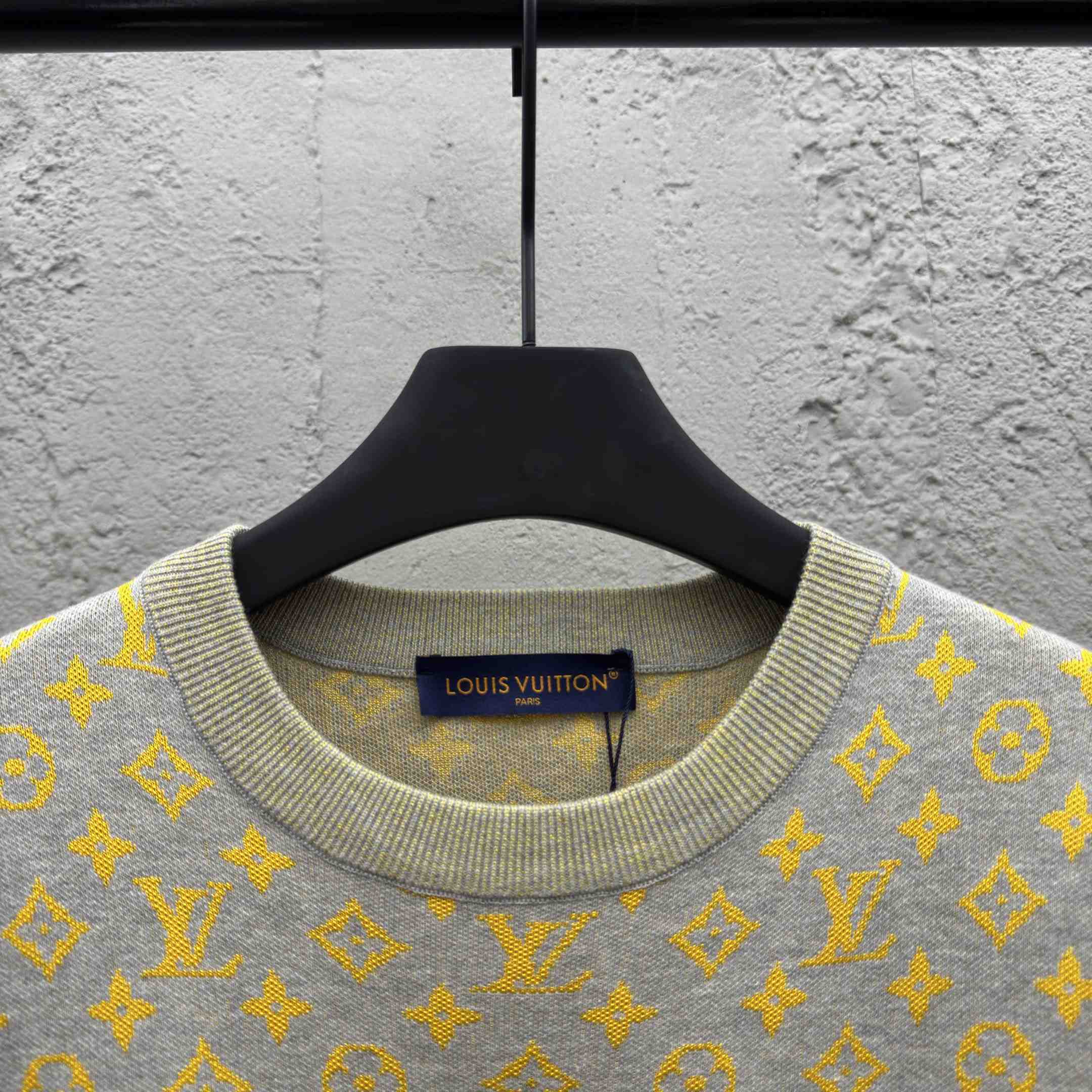 Louis Vuitton Monogram Short-Sleeved Crewneck   1AHVPD - EUR FASHION
