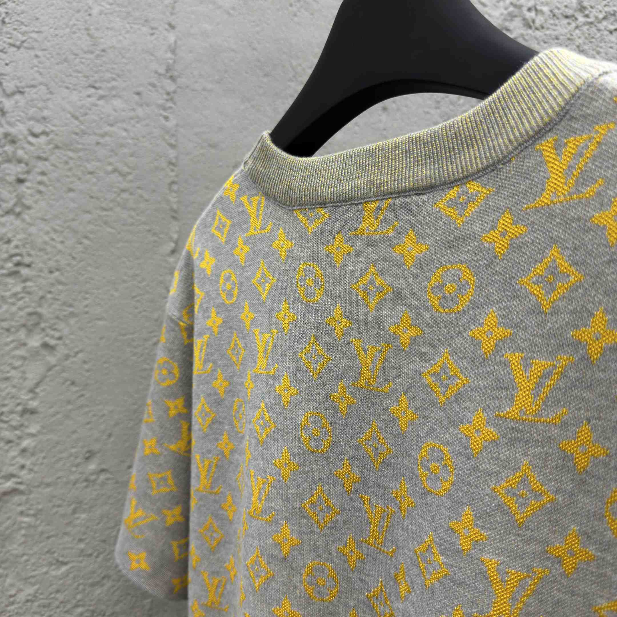 Louis Vuitton Monogram Short-Sleeved Crewneck   1AHVPD - EUR FASHION