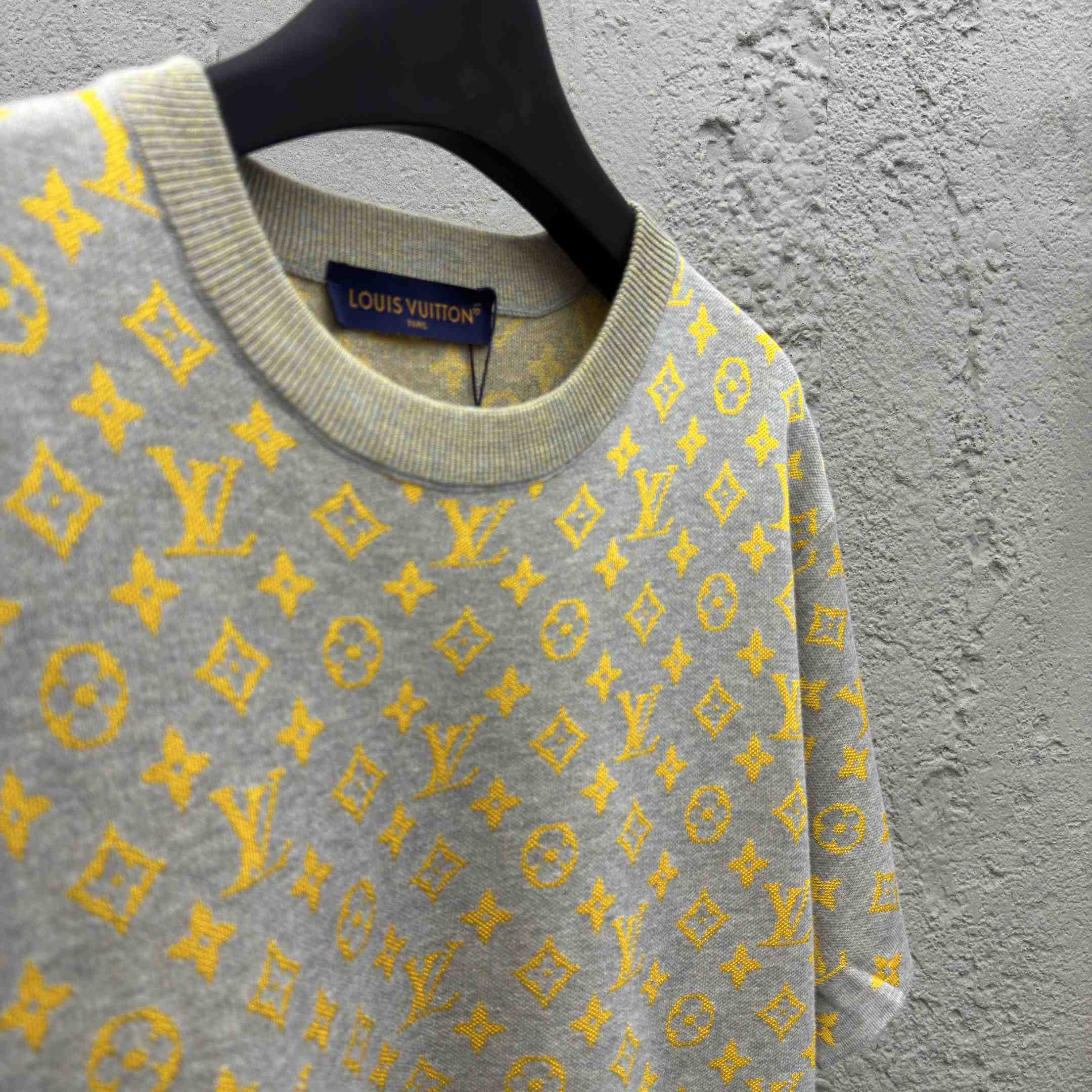 Louis Vuitton Monogram Short-Sleeved Crewneck   1AHVPD - EUR FASHION