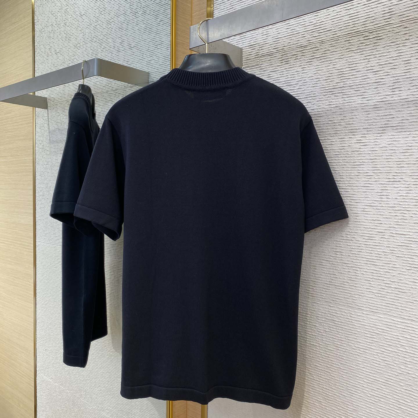 Louis Vuitton Signature Short-Sleeved T-Shirt  - EUR FASHION