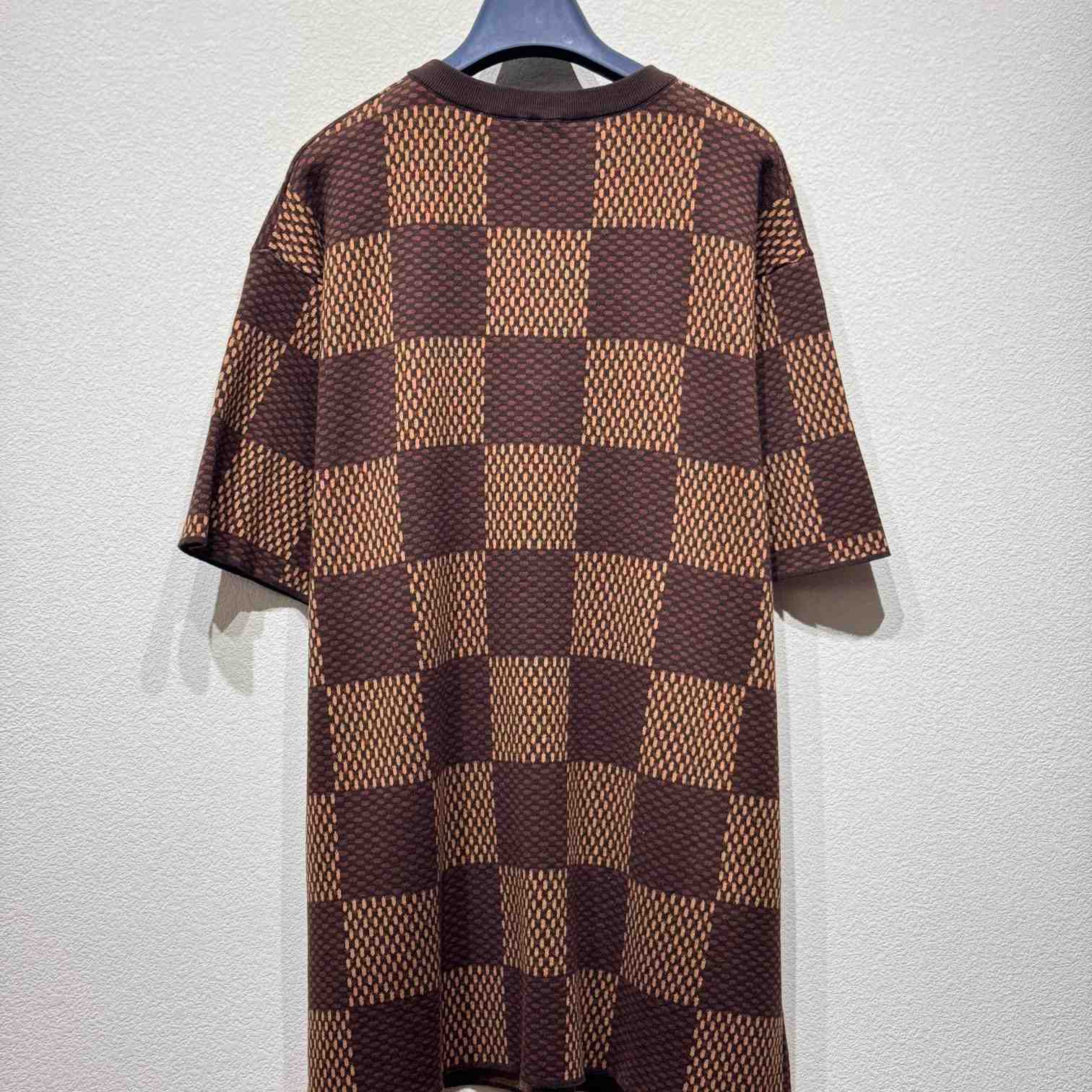 Louis Vuitton Short-Sleeved Cotton Damier Crewneck With Crystal LV Patch     1AFIUP YF2005  (50% Off Sale) - EUR FASHION