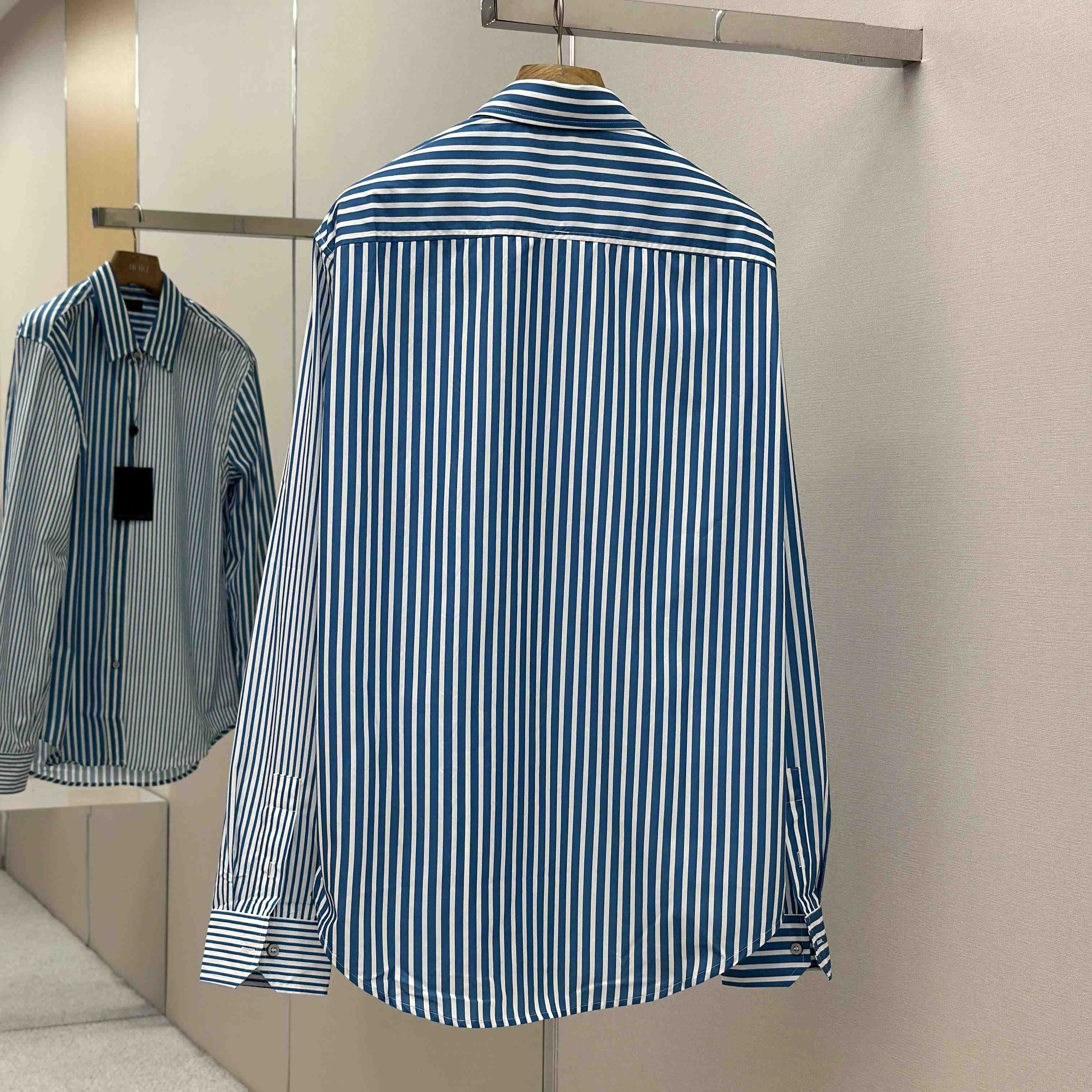 Louis Vuitton Monogram Patchwork Striped Shirt     1AHVWM - EUR FASHION