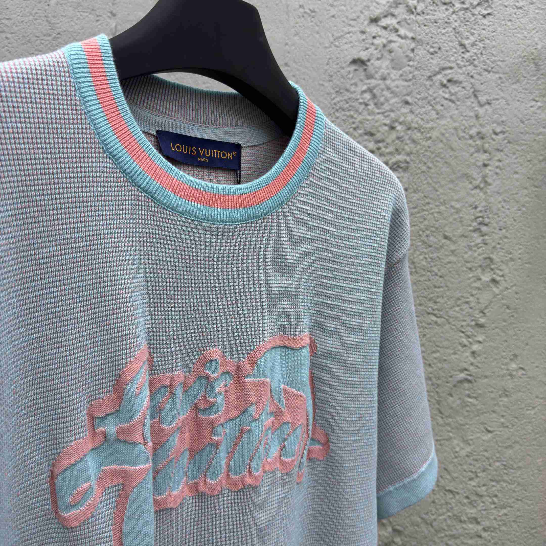 Louis Vuitton Graphic Short-Sleeved Crewneck   1AHVNY - EUR FASHION