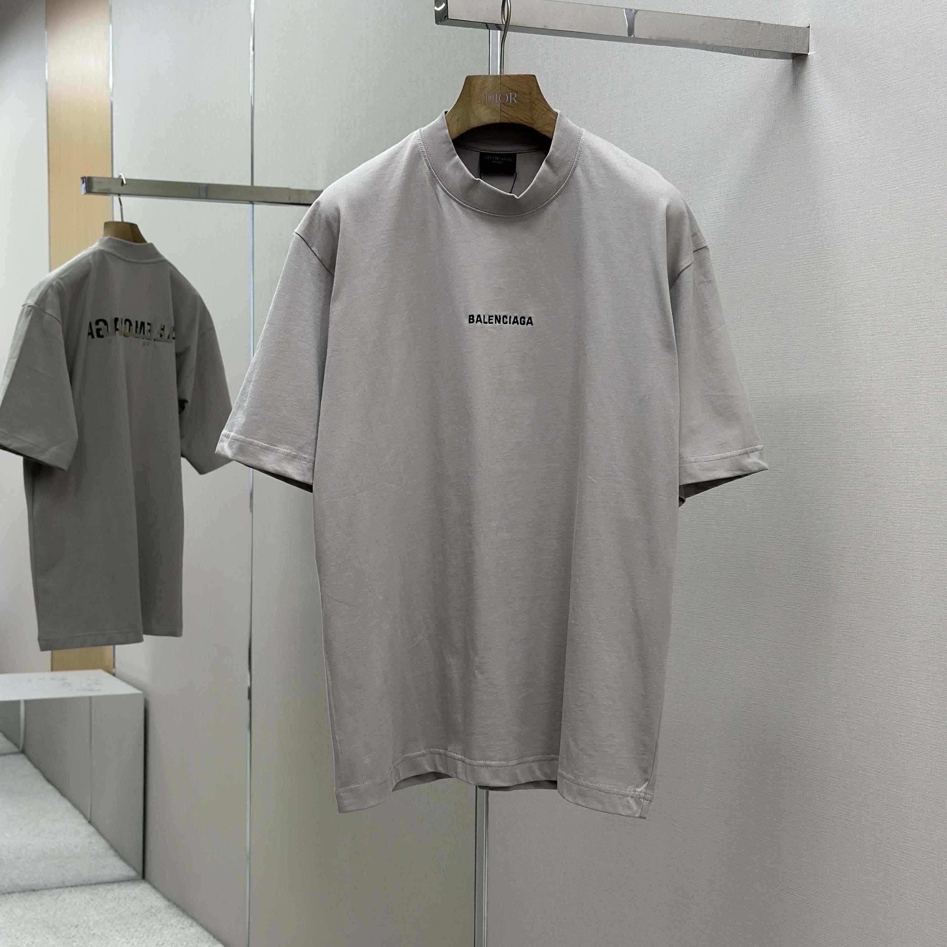Balenciaga Unisex Medium-fit T-shirt In Vintage-jersey - EUR FASHION