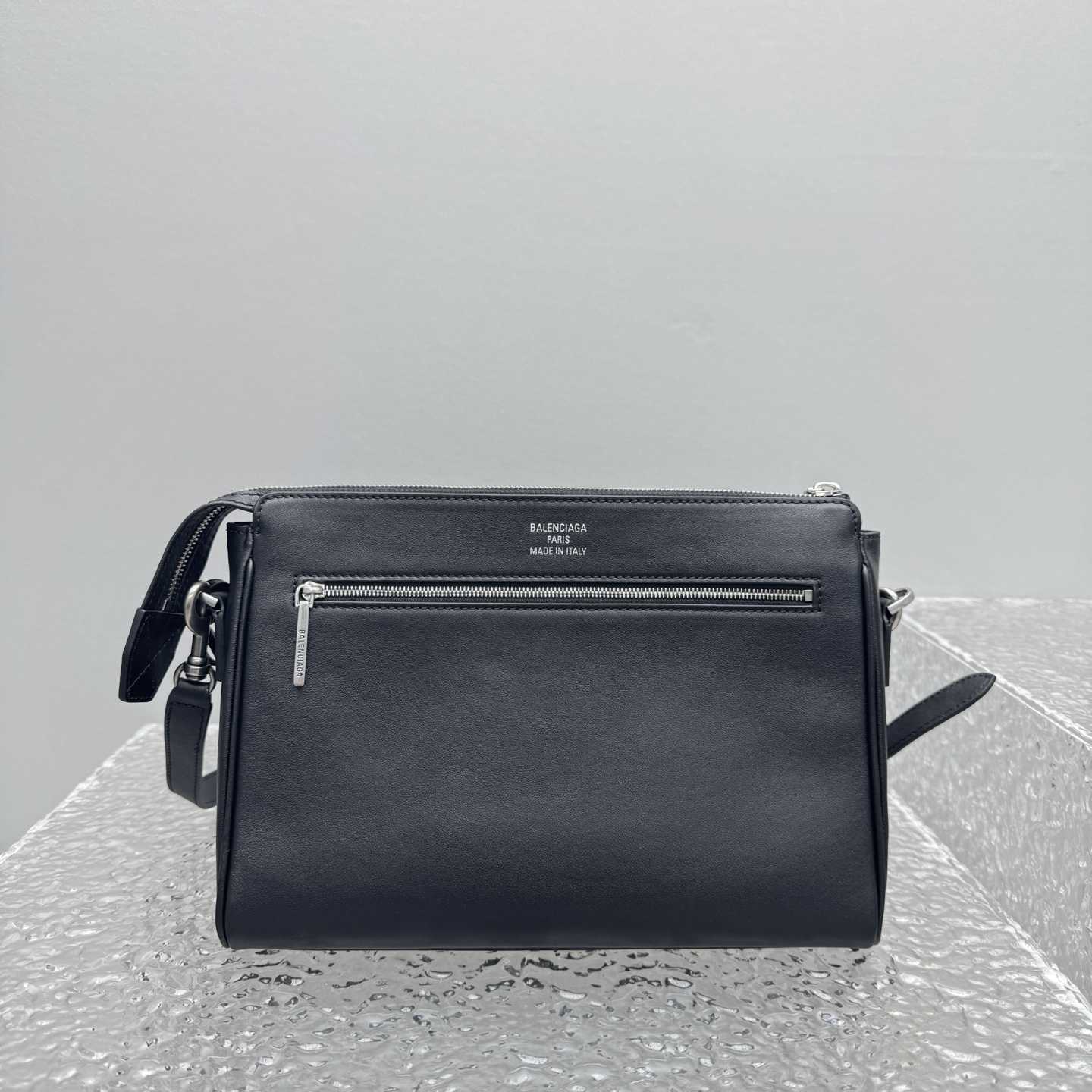 Balenciaga Bel Air Zipped Messenger Bag Small In Black - EUR FASHION