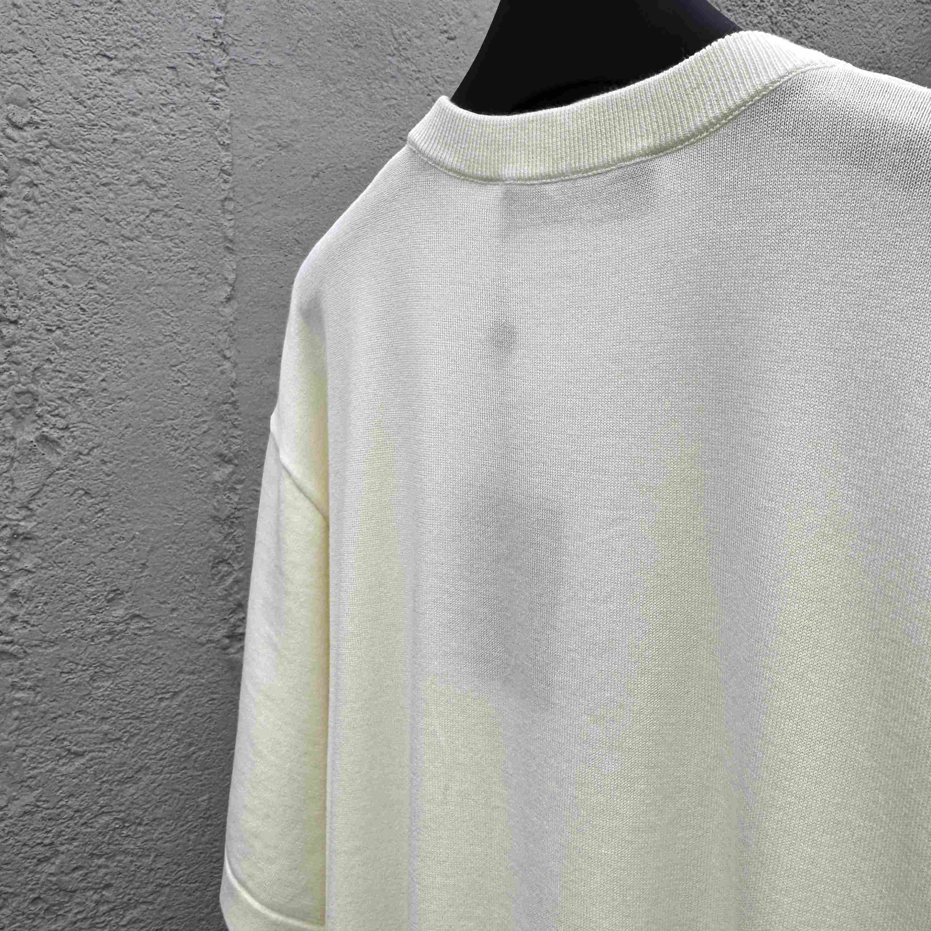 Louis Vuitton Embellished Short-Sleeved Crewneck   1AHVOA - EUR FASHION
