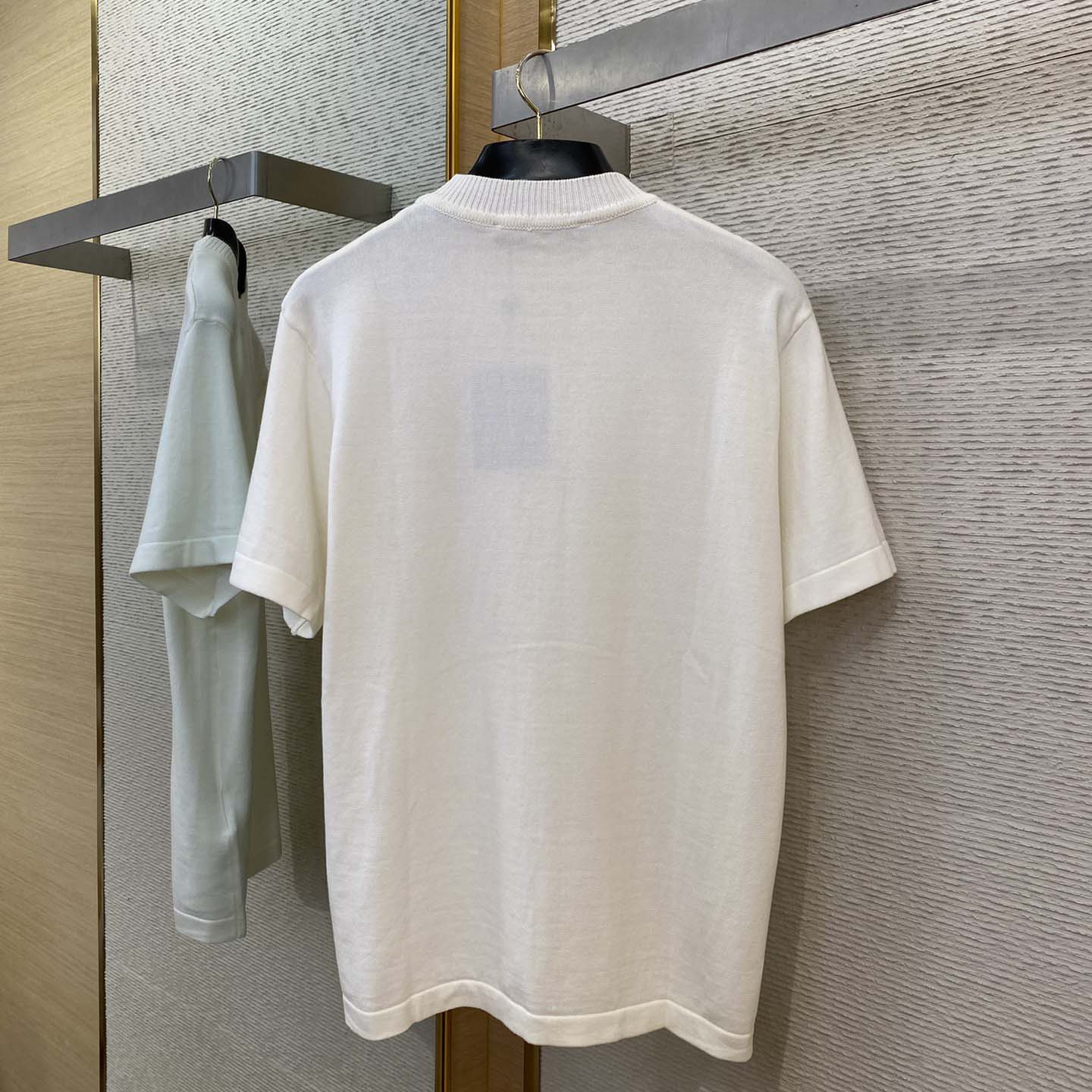 Louis Vuitton Signature Short-Sleeved T-Shirt  - EUR FASHION