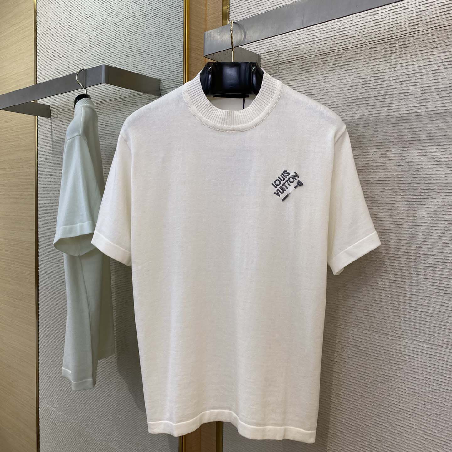 Louis Vuitton Signature Short-Sleeved T-Shirt  - EUR FASHION