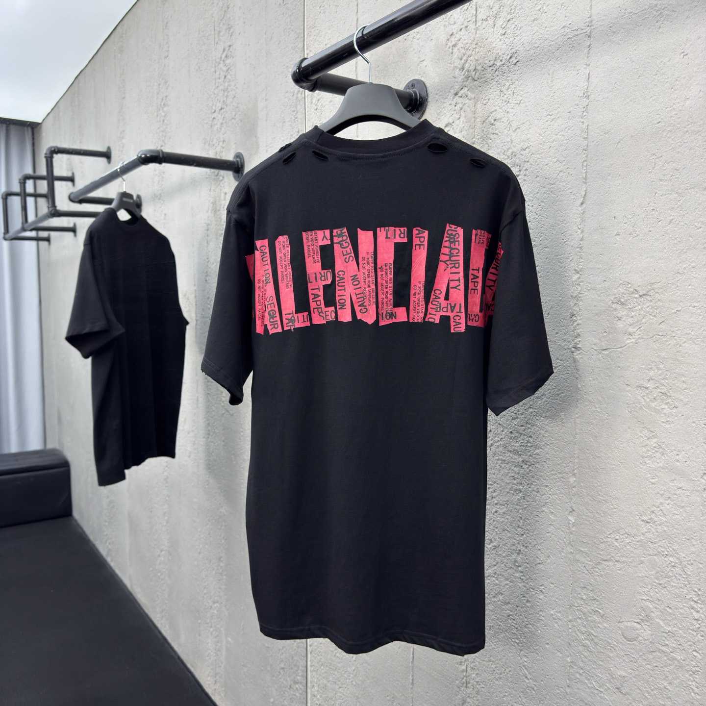 Balenciaga Security Tape Logo T-Shirt Oversized In Black - EUR FASHION
