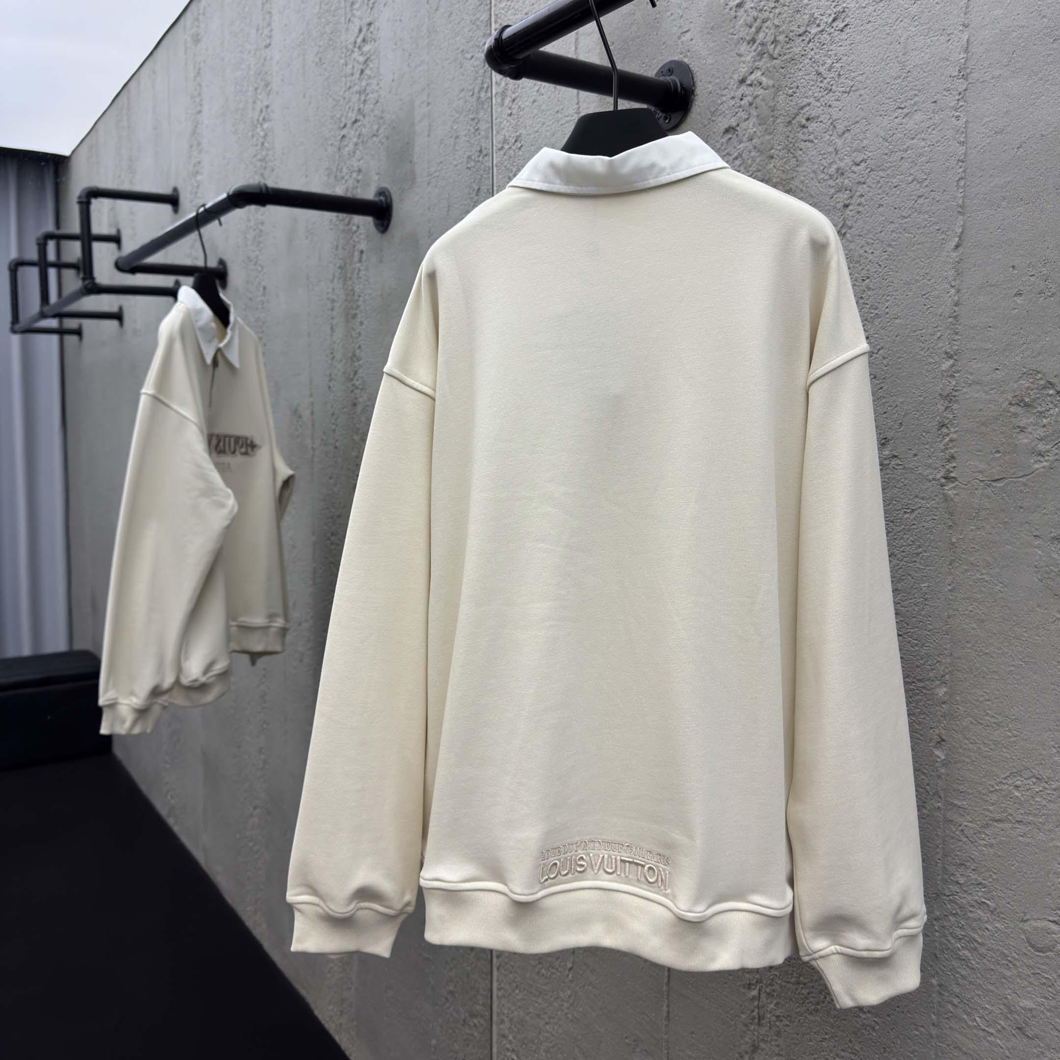 Louis Vuitton Embellished Half Zip Sweatshirt   1AHW29 - EUR FASHION