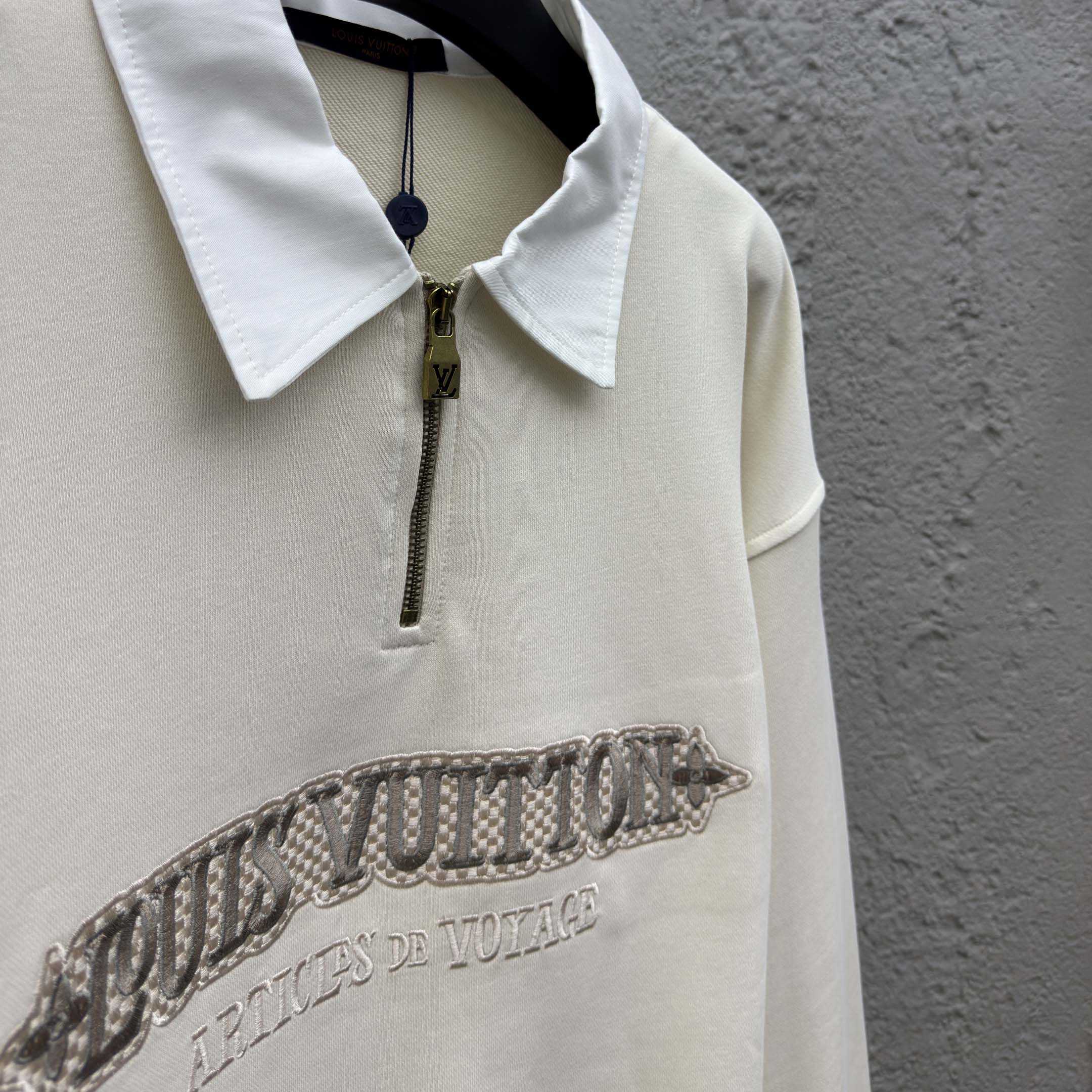 Louis Vuitton Embellished Half Zip Sweatshirt   1AHW29 - EUR FASHION