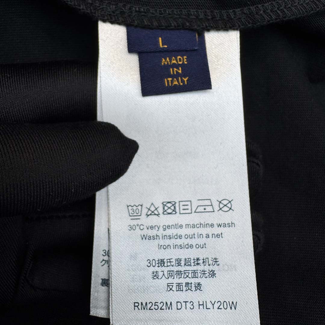 Louis Vuitton Embroidered Signature T-Shirt   1AHW92 - EUR FASHION