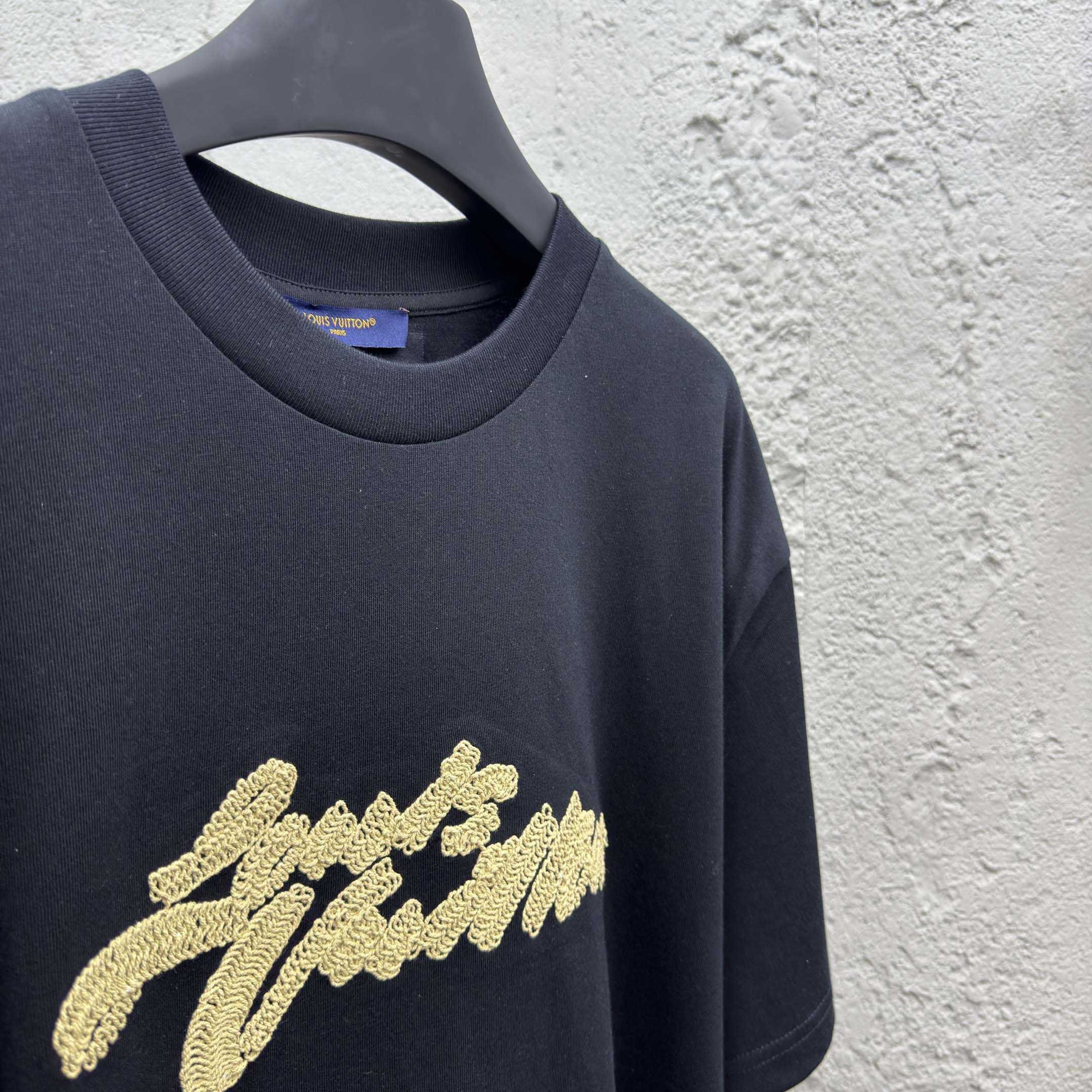 Louis Vuitton Embroidered Signature T-Shirt   1AHW92 - EUR FASHION