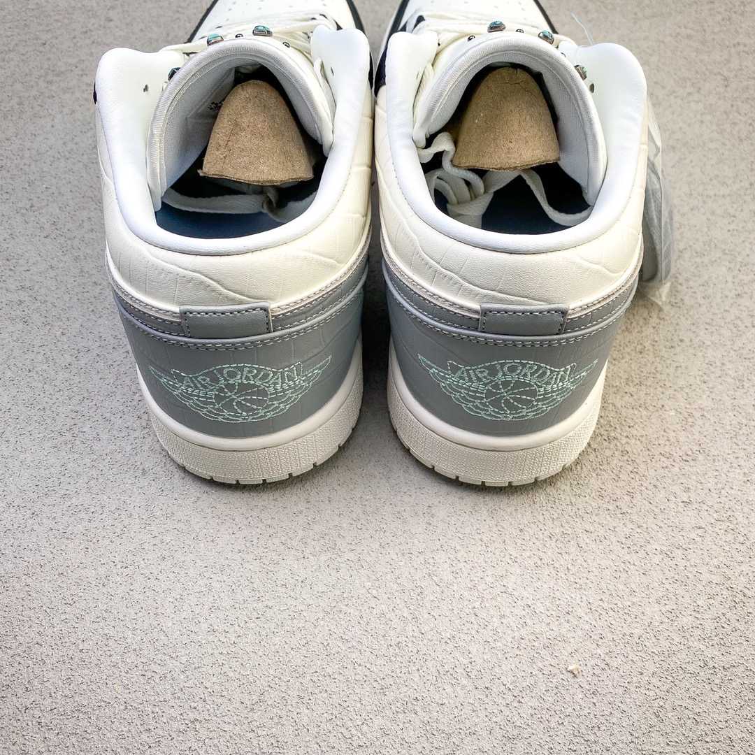 Jordan Air Jordan 1 Low   IO2242-101 - EUR FASHION