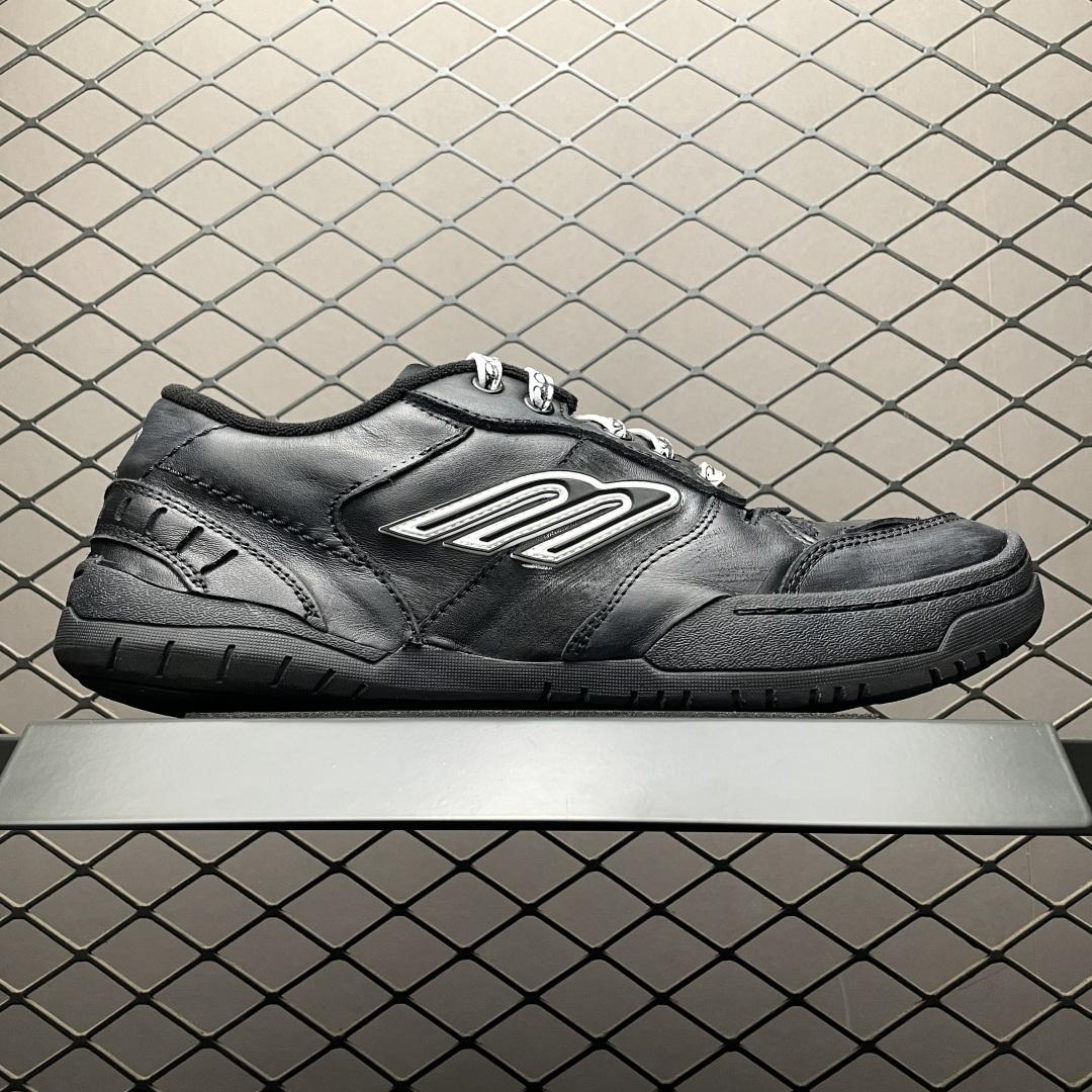 Balenciaga Hamptons Worn-Out Sneaker In Black Cowskin And Polyester - EUR FASHION