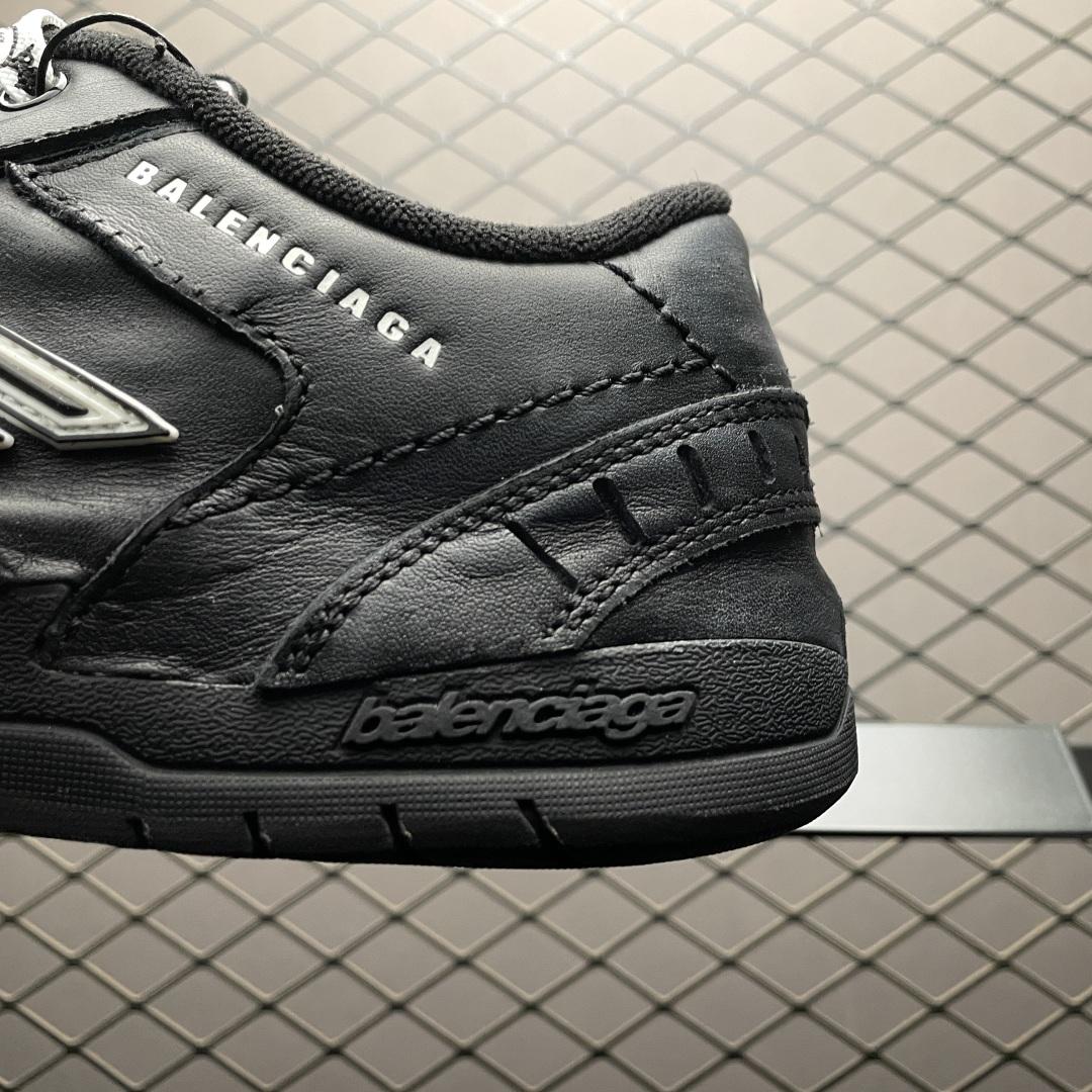 Balenciaga Hamptons Worn-Out Sneaker In Black Cowskin And Polyester - EUR FASHION