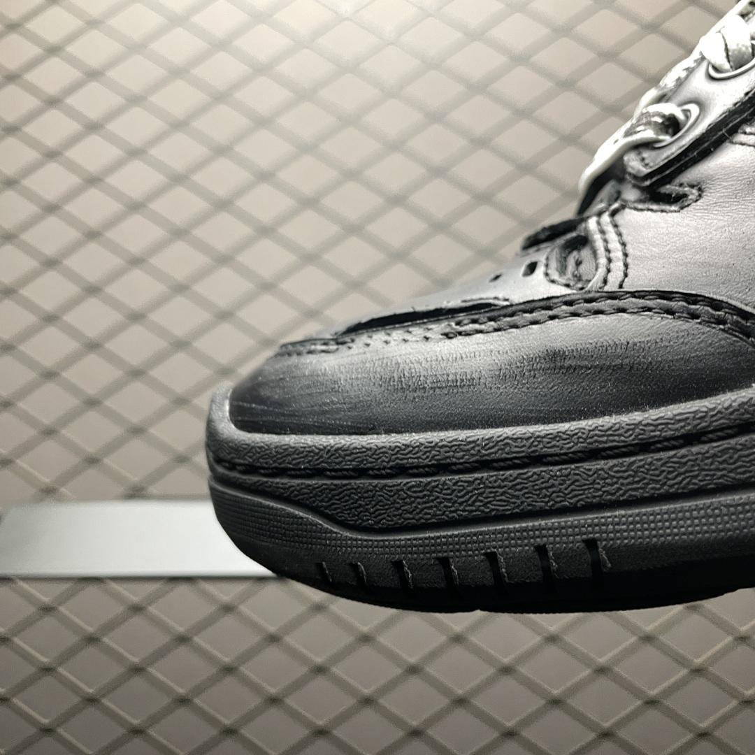 Balenciaga Hamptons Worn-Out Sneaker In Black Cowskin And Polyester - EUR FASHION