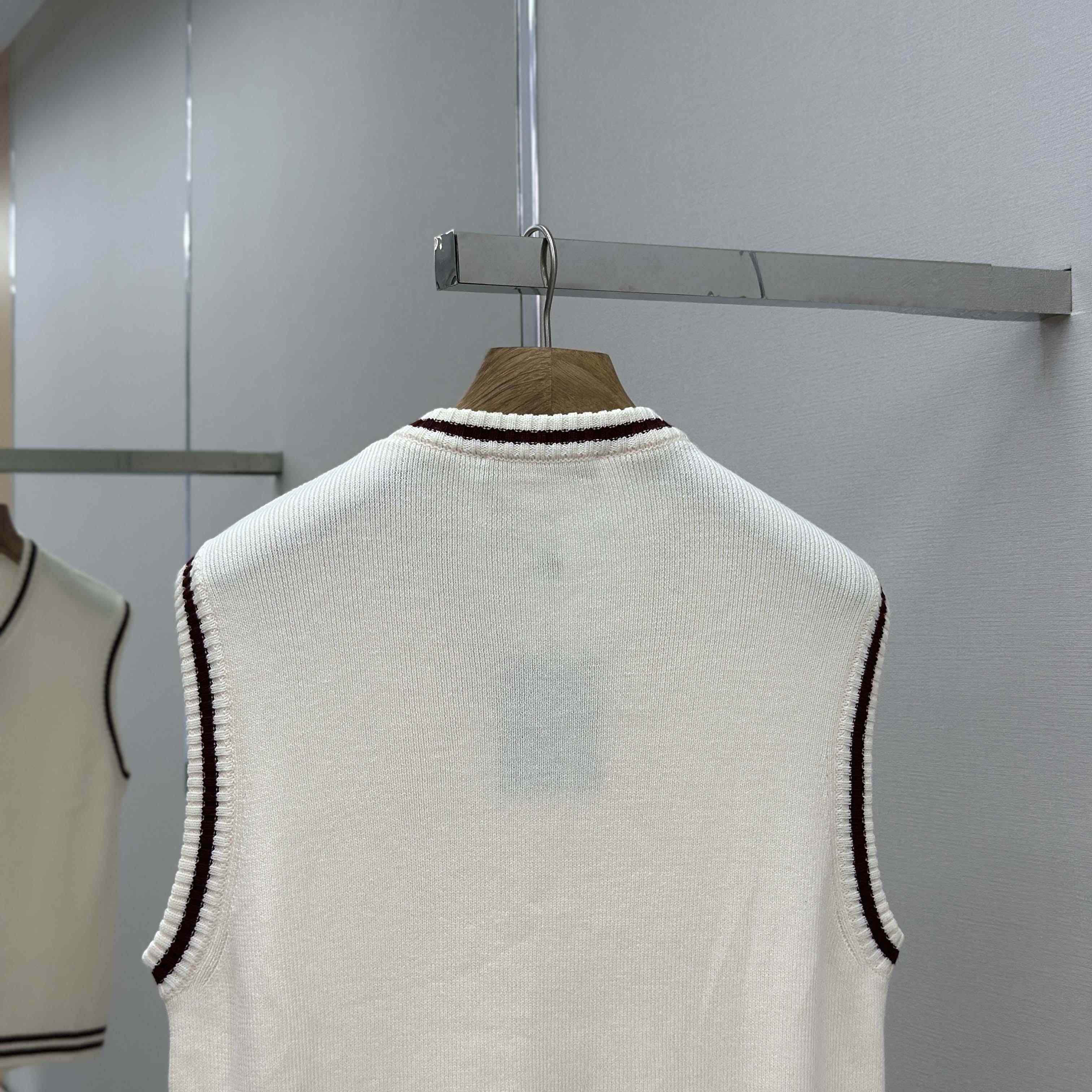 Louis Vuitton Embellished Wool Vest   1AGJGW - EUR FASHION