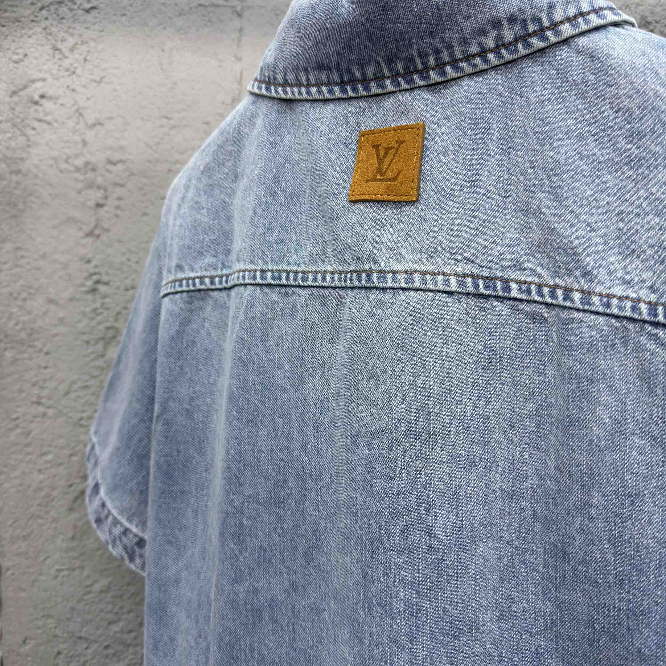 Louis Vuitton Short-Sleeved Denim Shirt  1AGJOP - EUR FASHION
