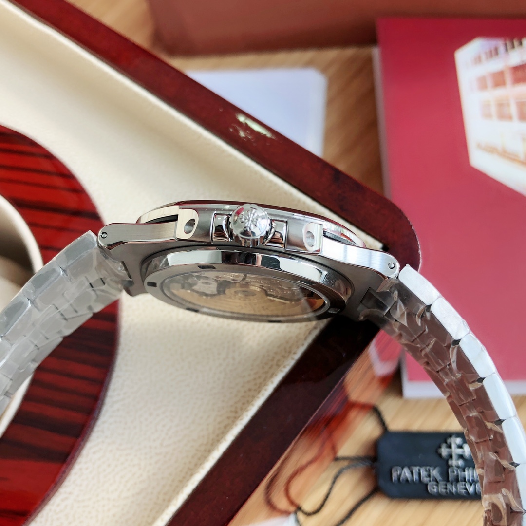 Patek Philippe Nautilus Mens 40mm 5711/1A - EUR FASHION