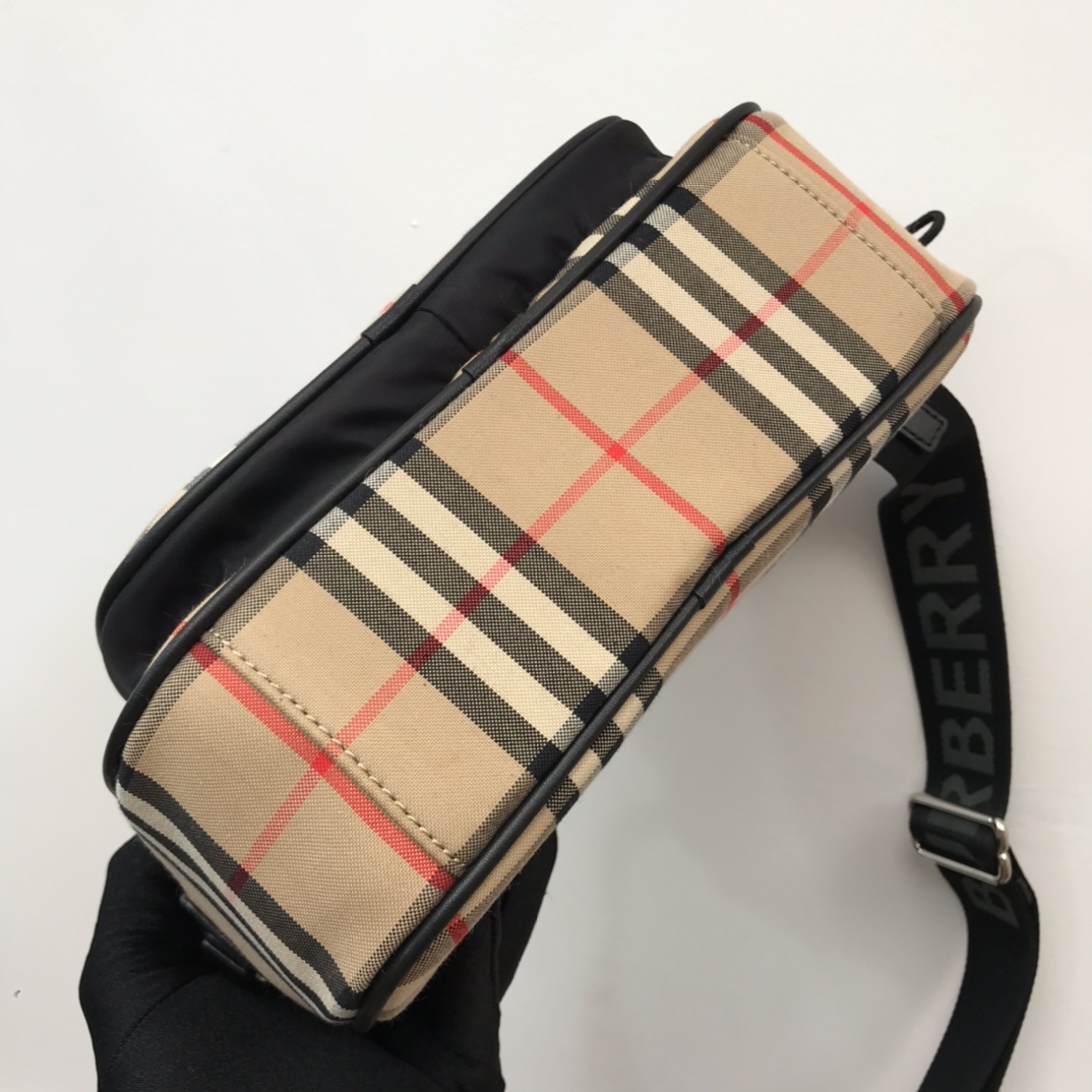 Burberry Check Shoulder Crossbody Bag  - EUR FASHION