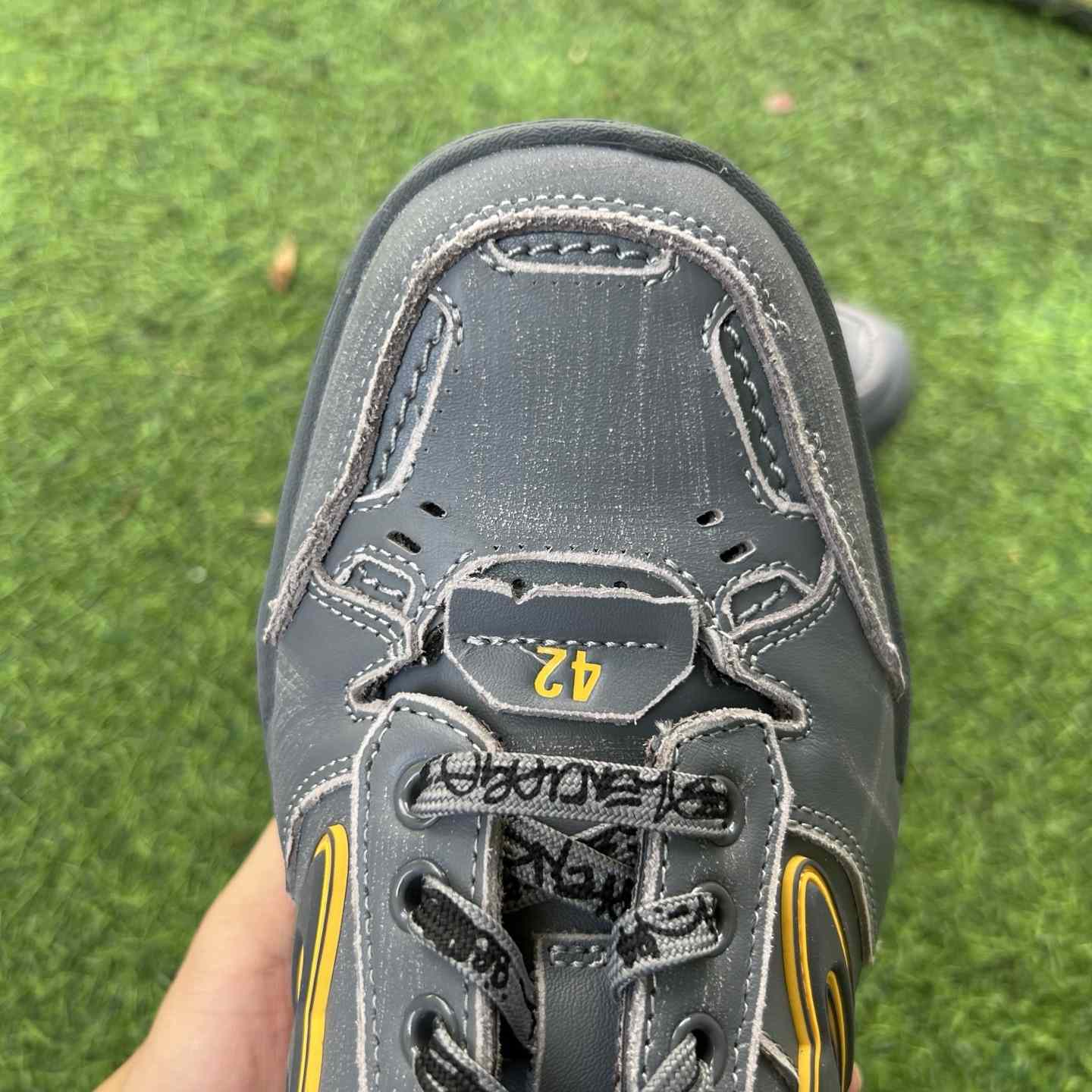Balenciaga Hamptons Worn-Out Sneaker In Grey And Yellow Cowskin And Polyester - EUR FASHION
