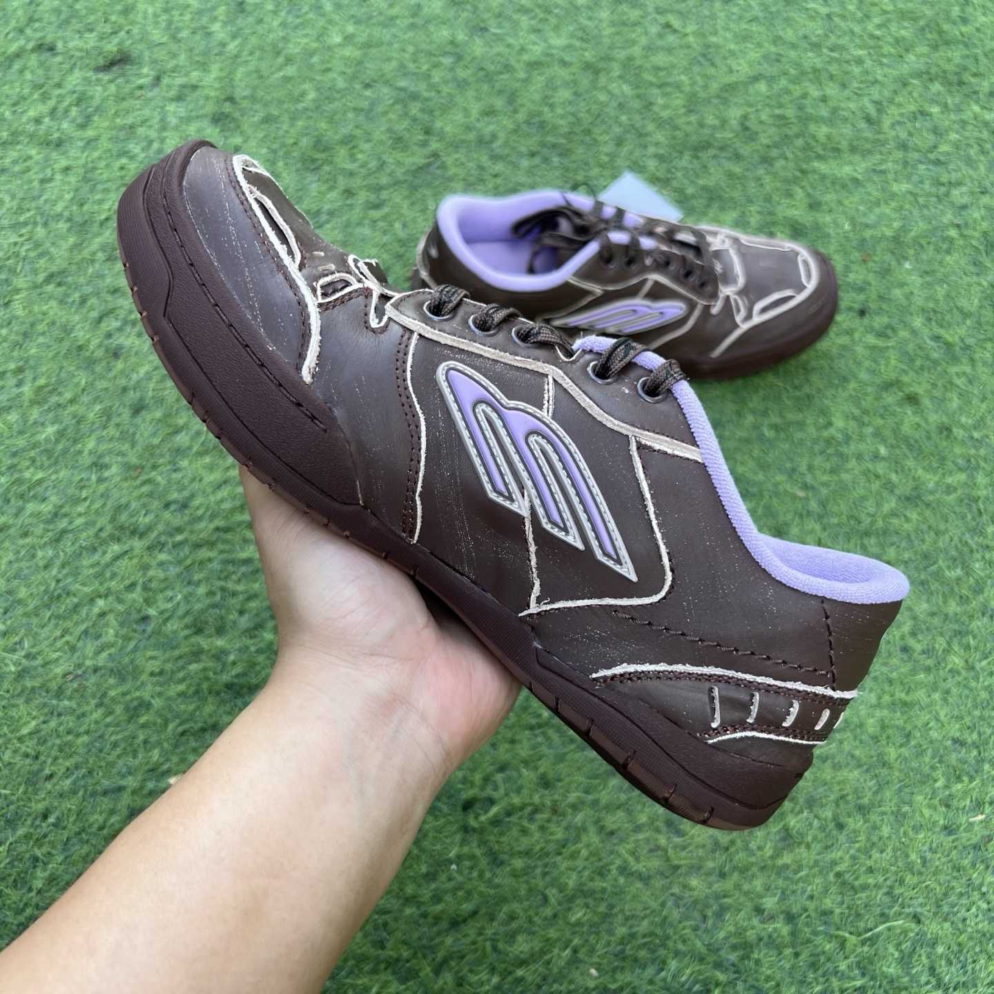 Balenciaga Hamptons Medium Worn-Out Sneaker In Brown And Lilac Cowskin And Polyester - EUR FASHION