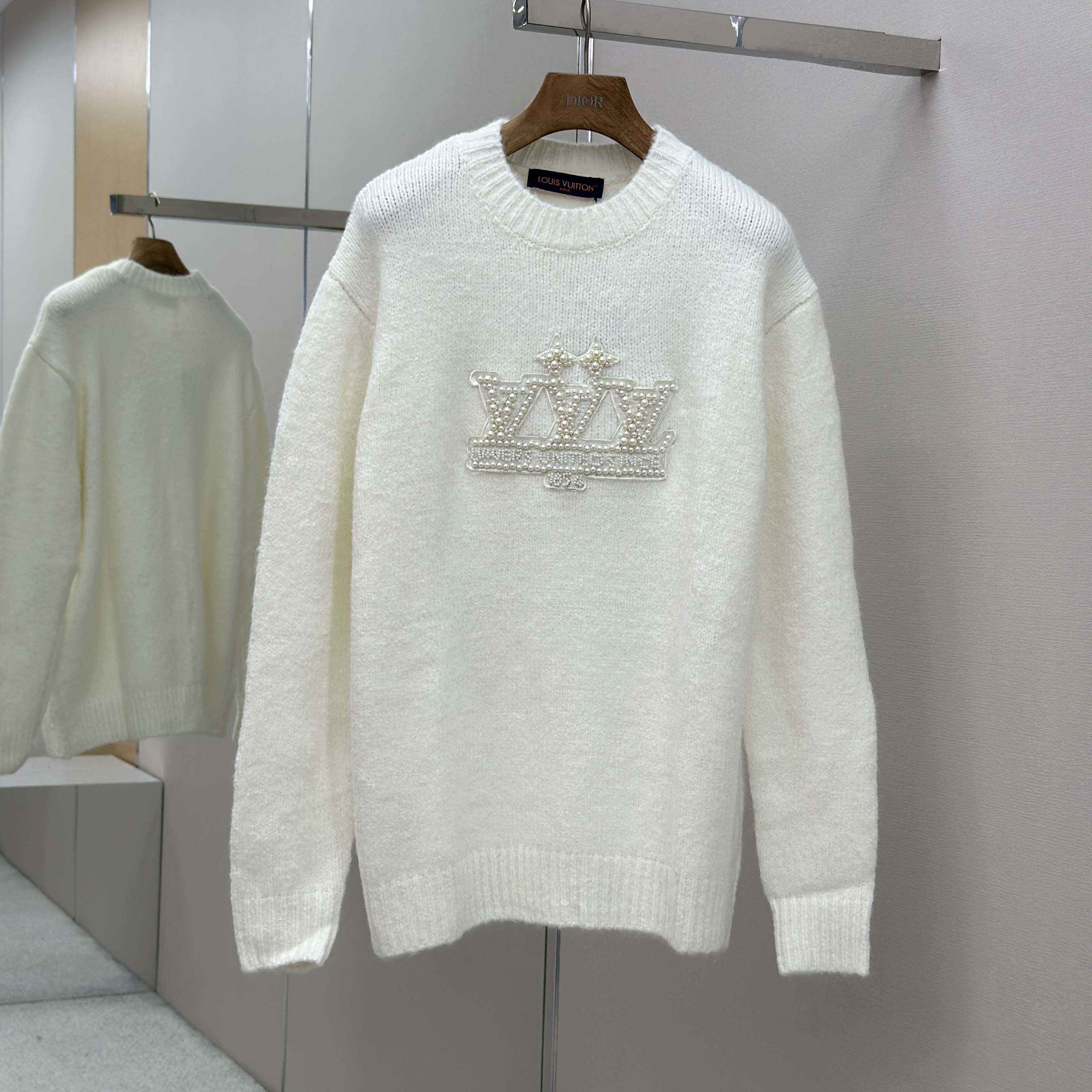 Louis Vuitton Embellished Silk Pullover - EUR FASHION