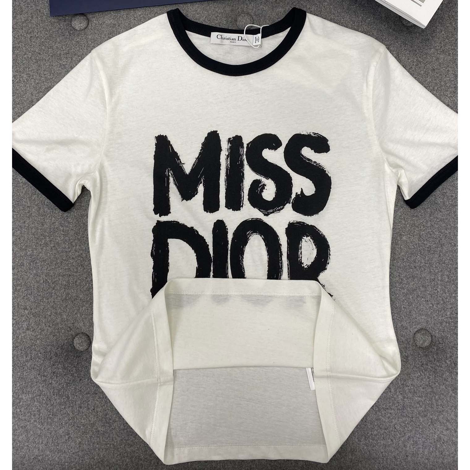 Dior T-Shirt White Cotton and Linen Jersey with Red Miss Dior Graffiti Motif - EUR FASHION