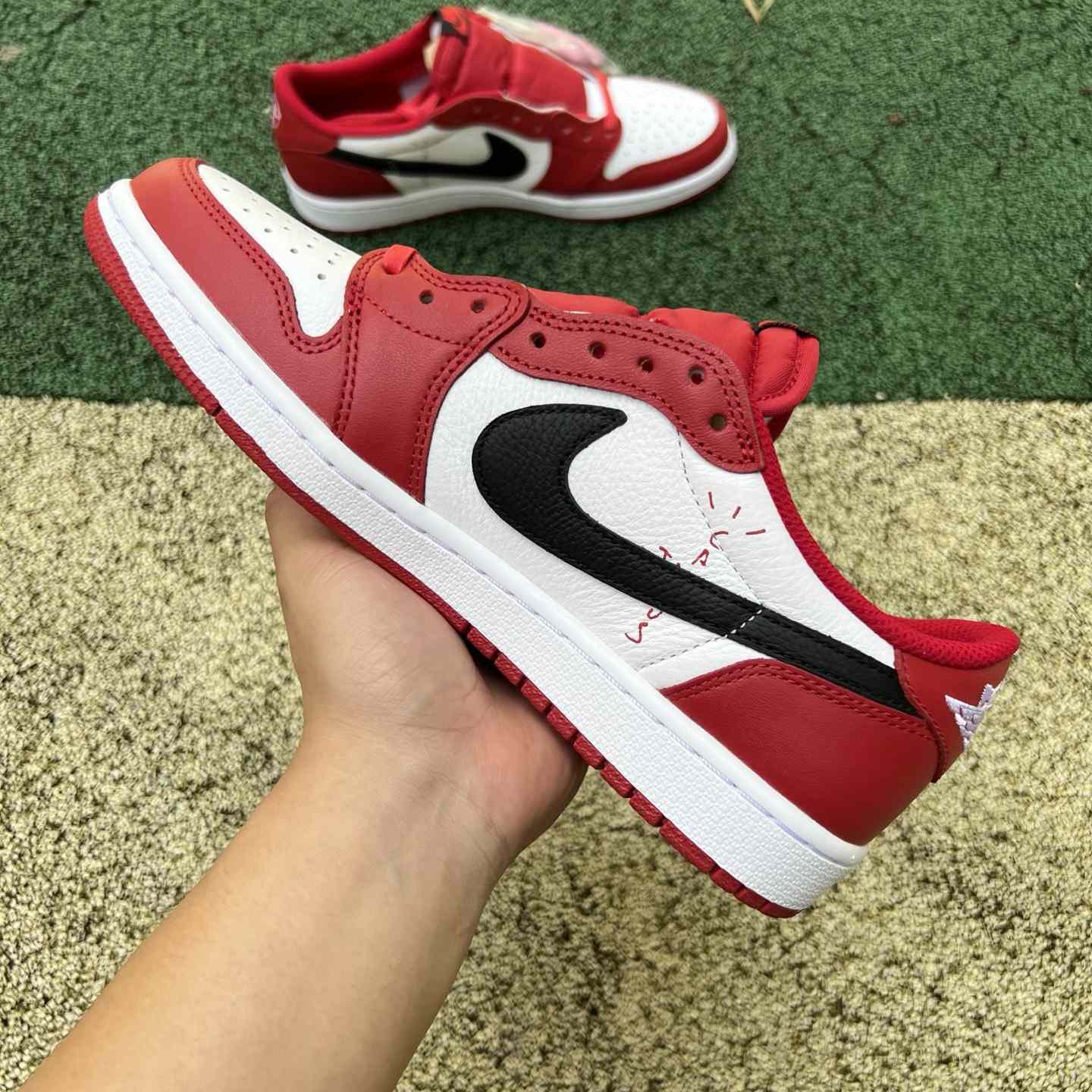 Travis Scott x Air Jordan 1 Low OG    DM7866-101 - EUR FASHION