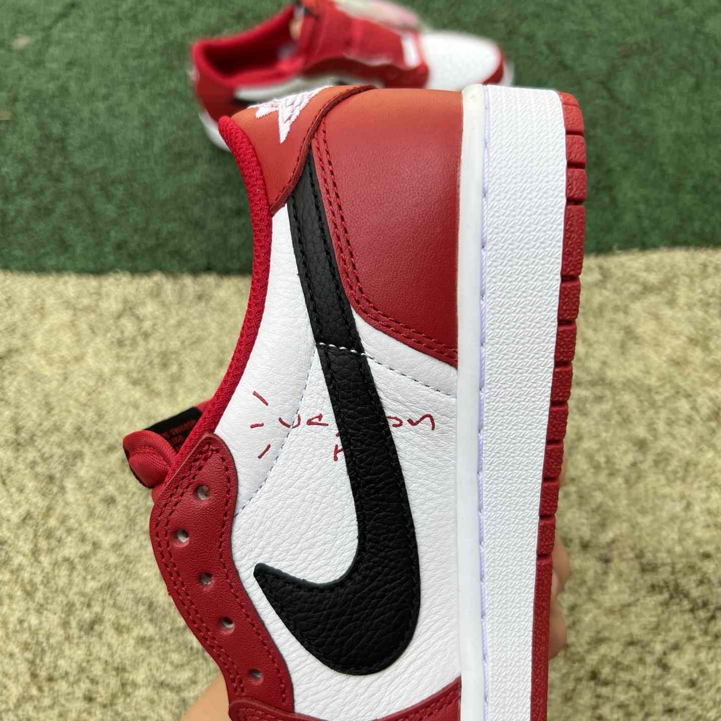Travis Scott x Air Jordan 1 Low OG    DM7866-101 - EUR FASHION
