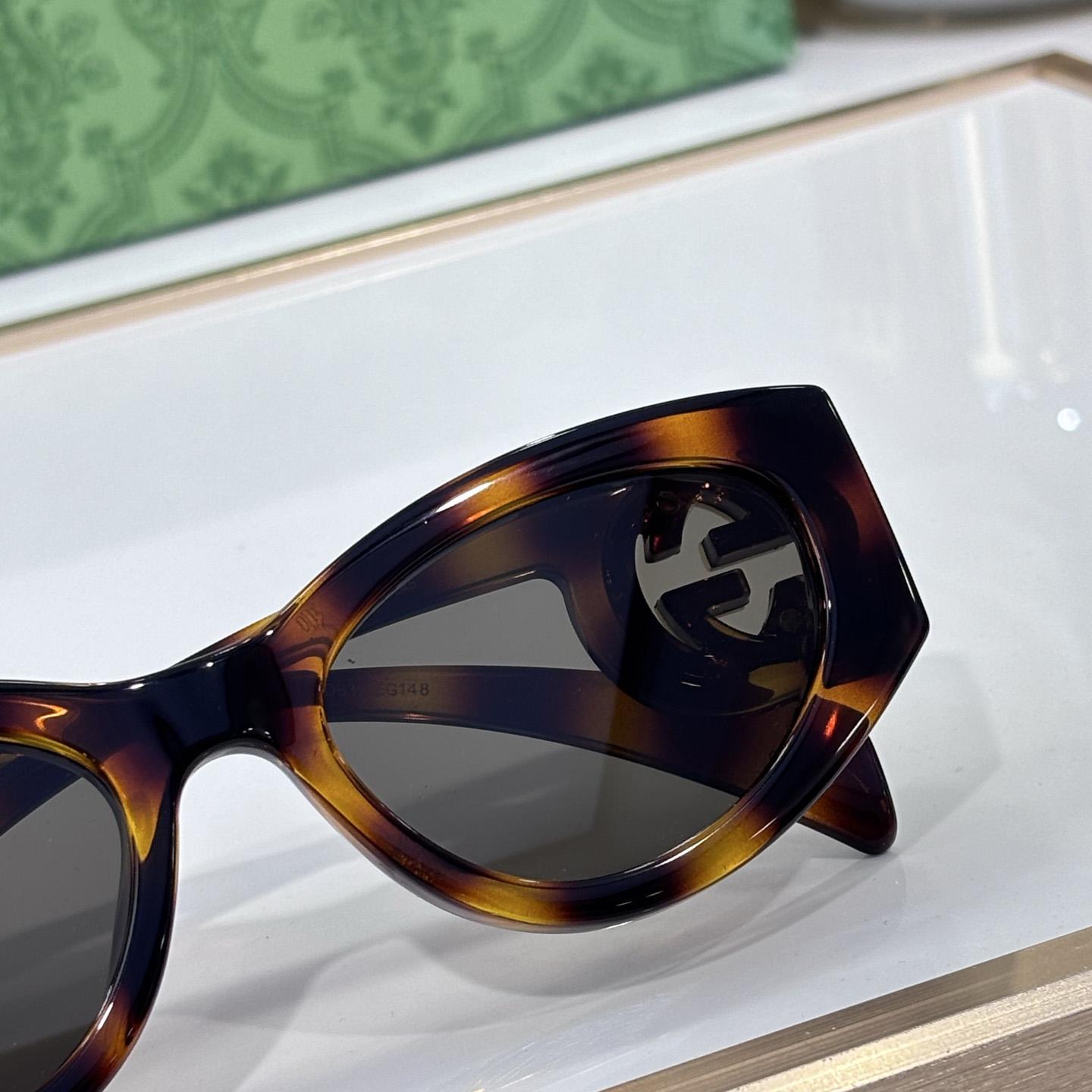 Gucci Cat-eye frame Sunglasses - EUR FASHION