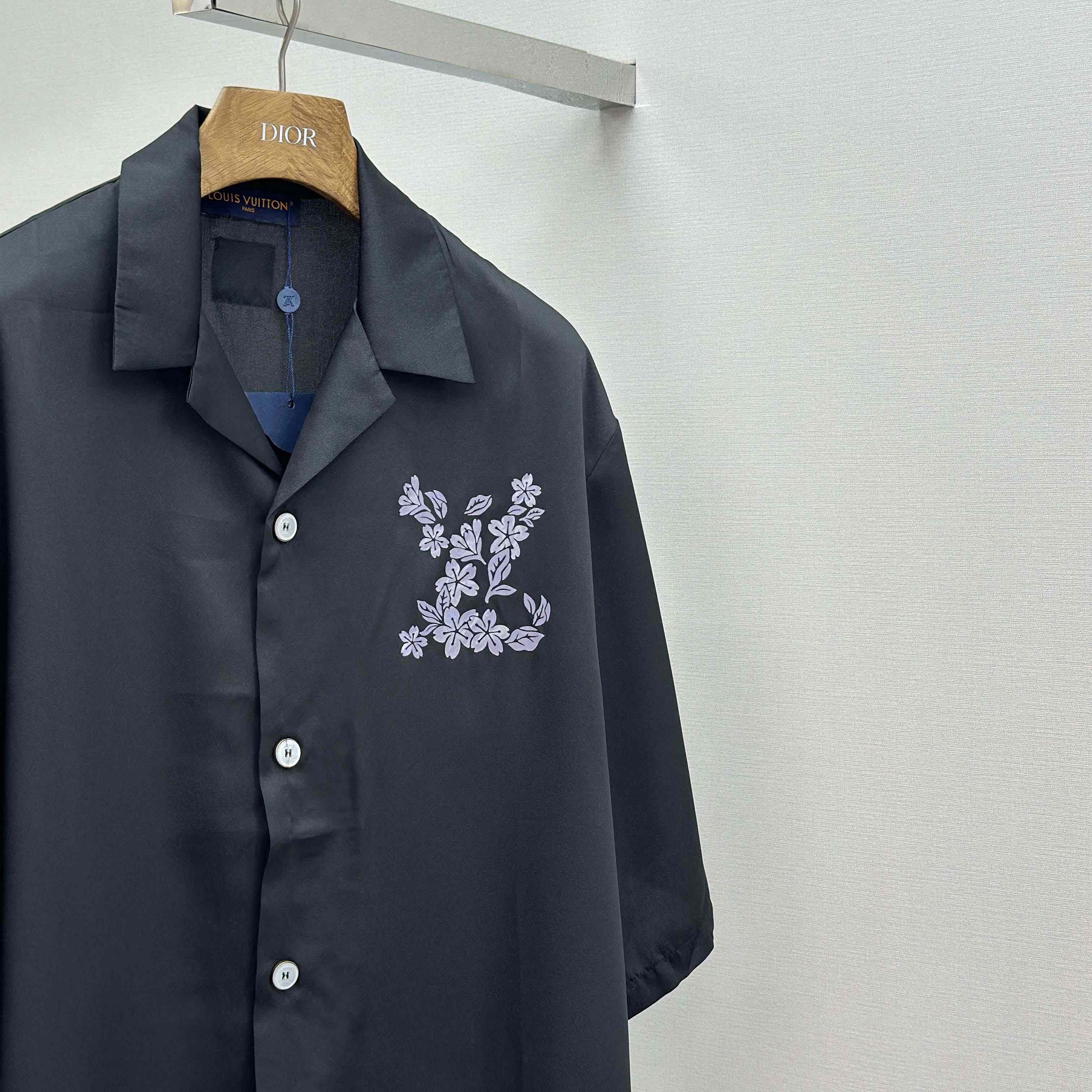 Louis Vuitton Printed Signature Silk Shirt   1AIMHT - EUR FASHION