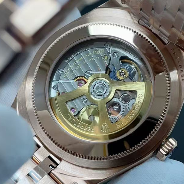 Rolex Land-Dweller 40 - EUR FASHION
