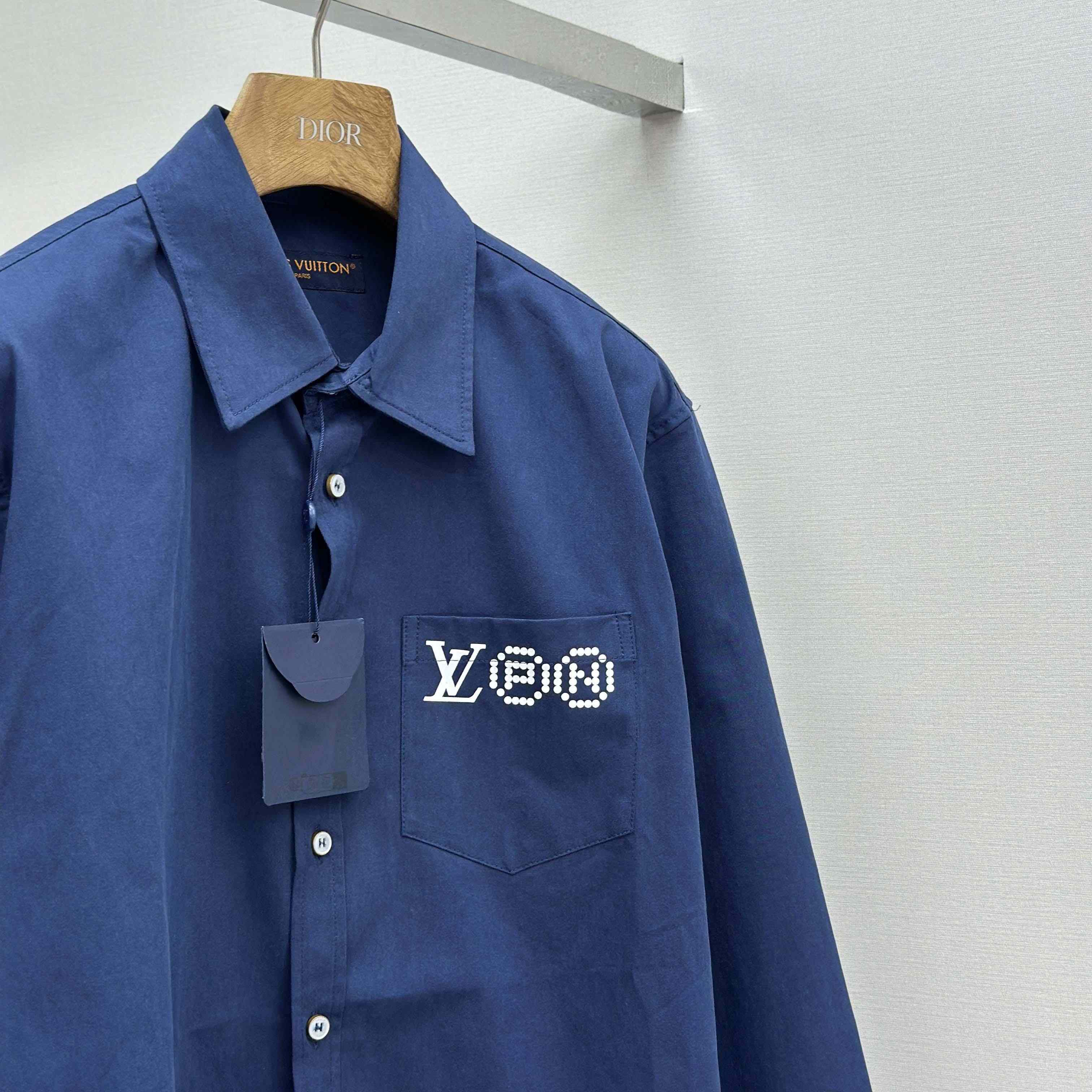 Louis Vuitton Printed Signature Long- Sleeved Shirt   1AIMIR - EUR FASHION