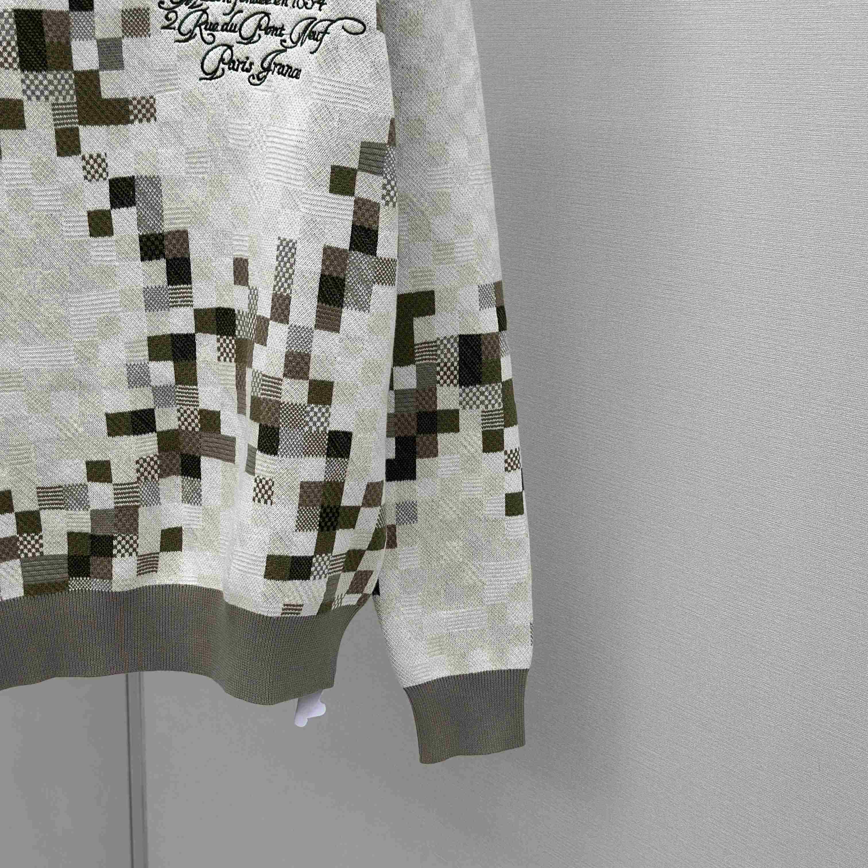 Louis Vuitton Graphic Crewneck   - EUR FASHION