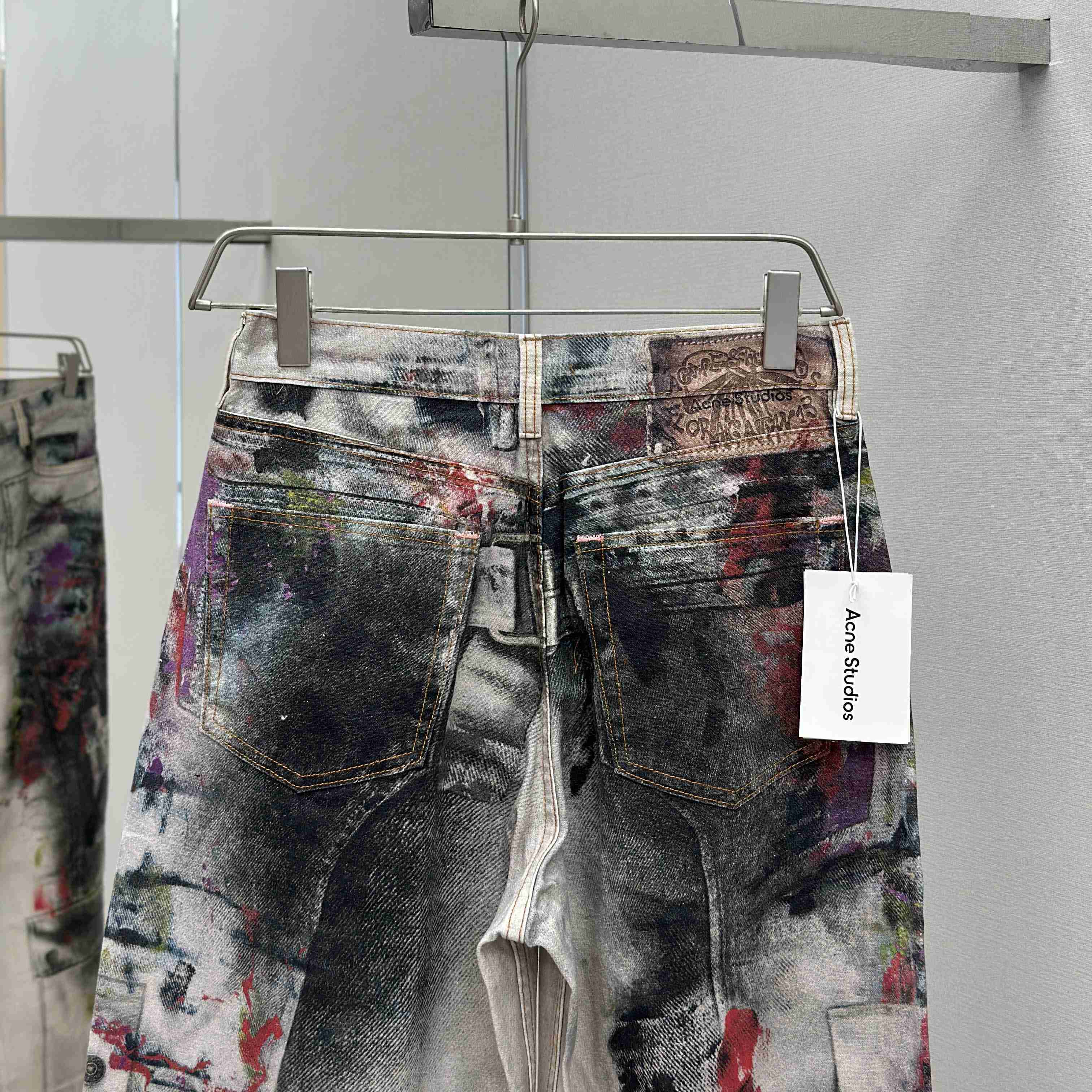 Acne Studios Loose Fit Jeans - 1981 - EUR FASHION