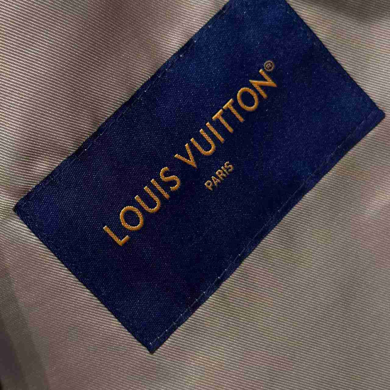 Louis Vuitton Monogram Embroidered Chic Overshirt   1AHBI3 - EUR FASHION